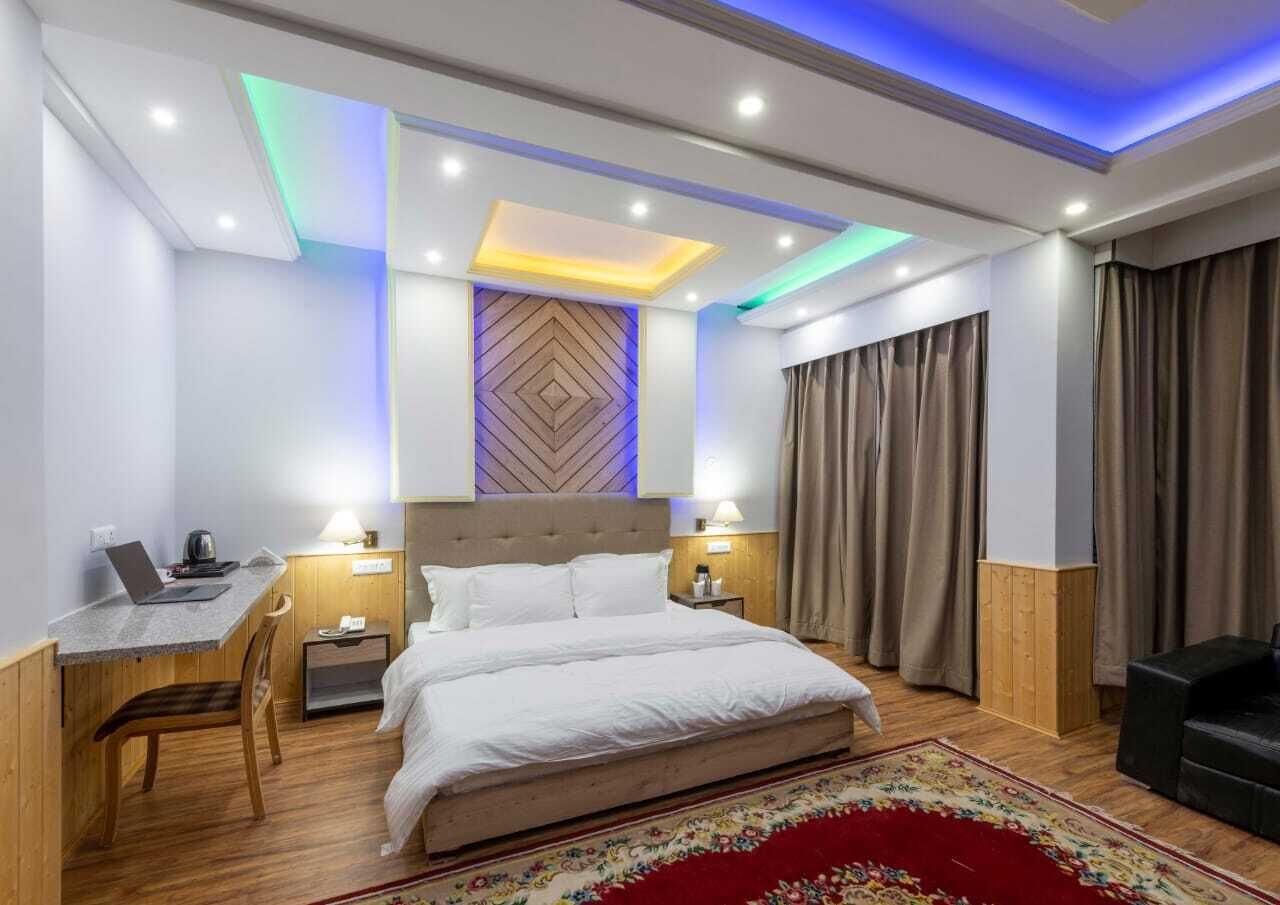 Dee Grand Marq Hotel