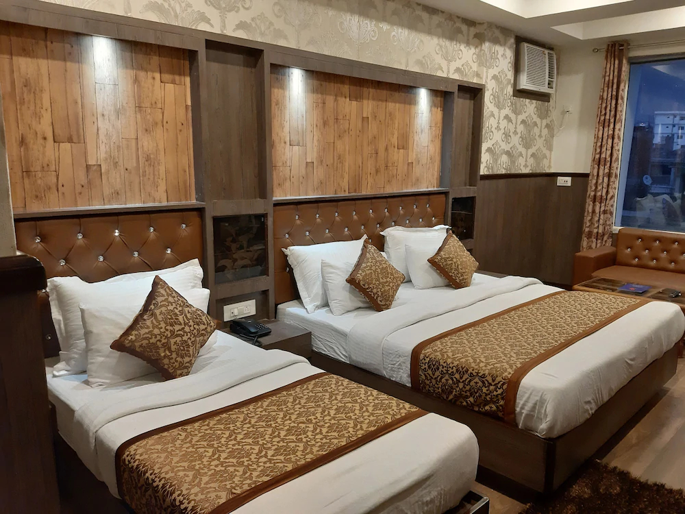 Hotel Chintpurni International