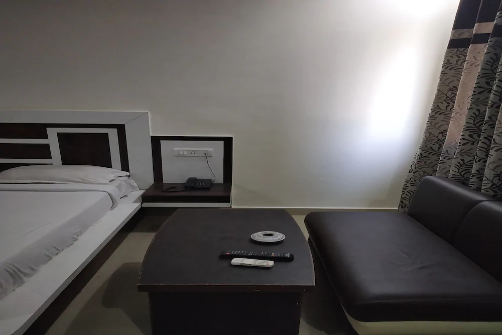 Hotel Mahadev Inn by OYO Rooms