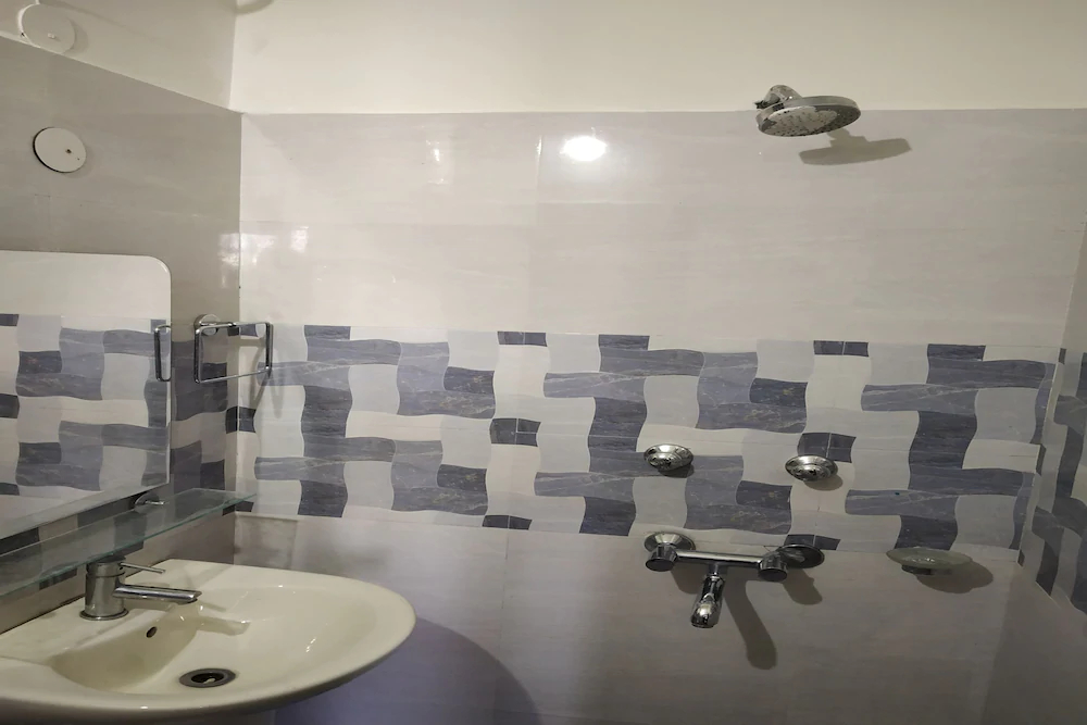 Hotel Mahadev Inn by OYO Rooms