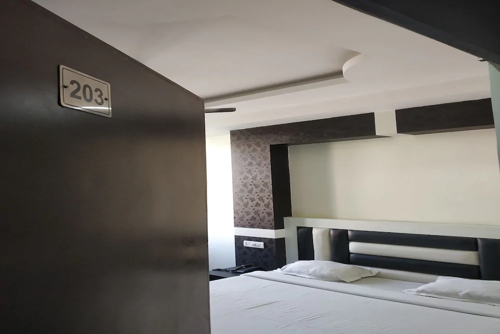Hotel Mahadev Inn by OYO Rooms