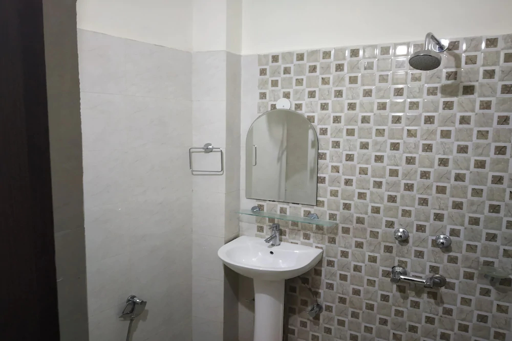 Hotel Mahadev Inn by OYO Rooms