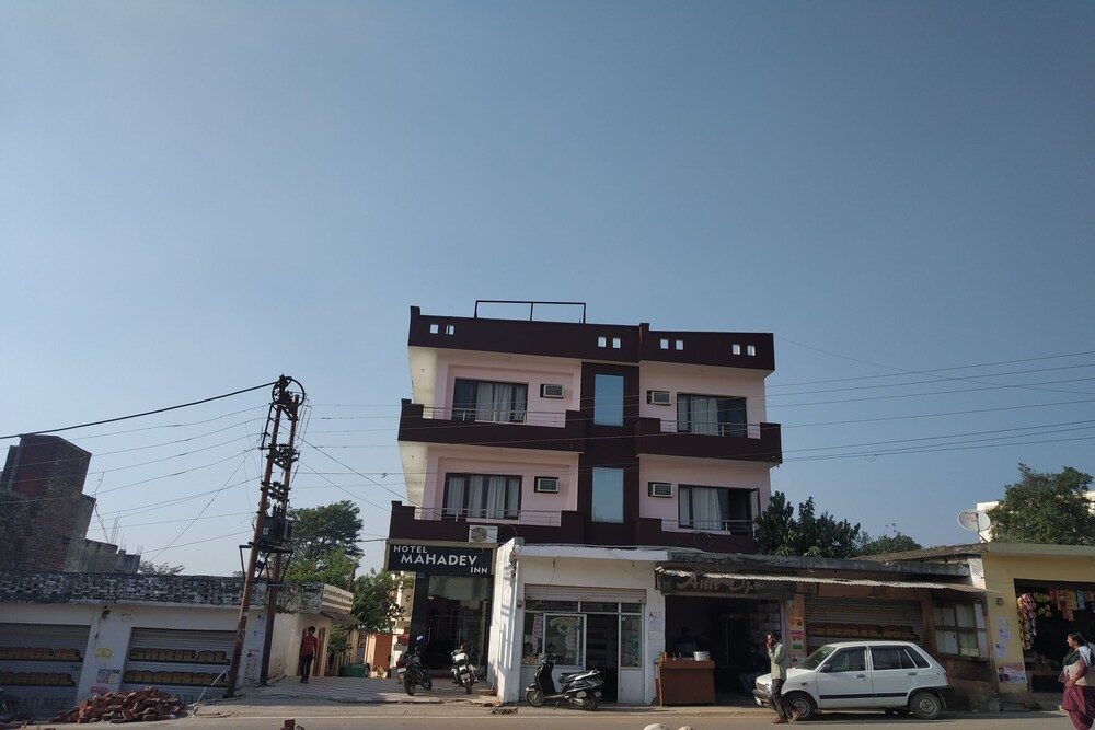 Hotel Mahadev Inn by OYO Rooms