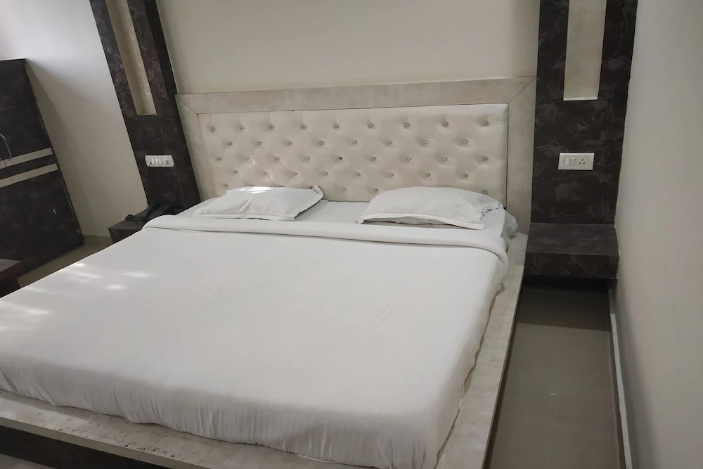 Hotel Mahadev Inn by OYO Rooms