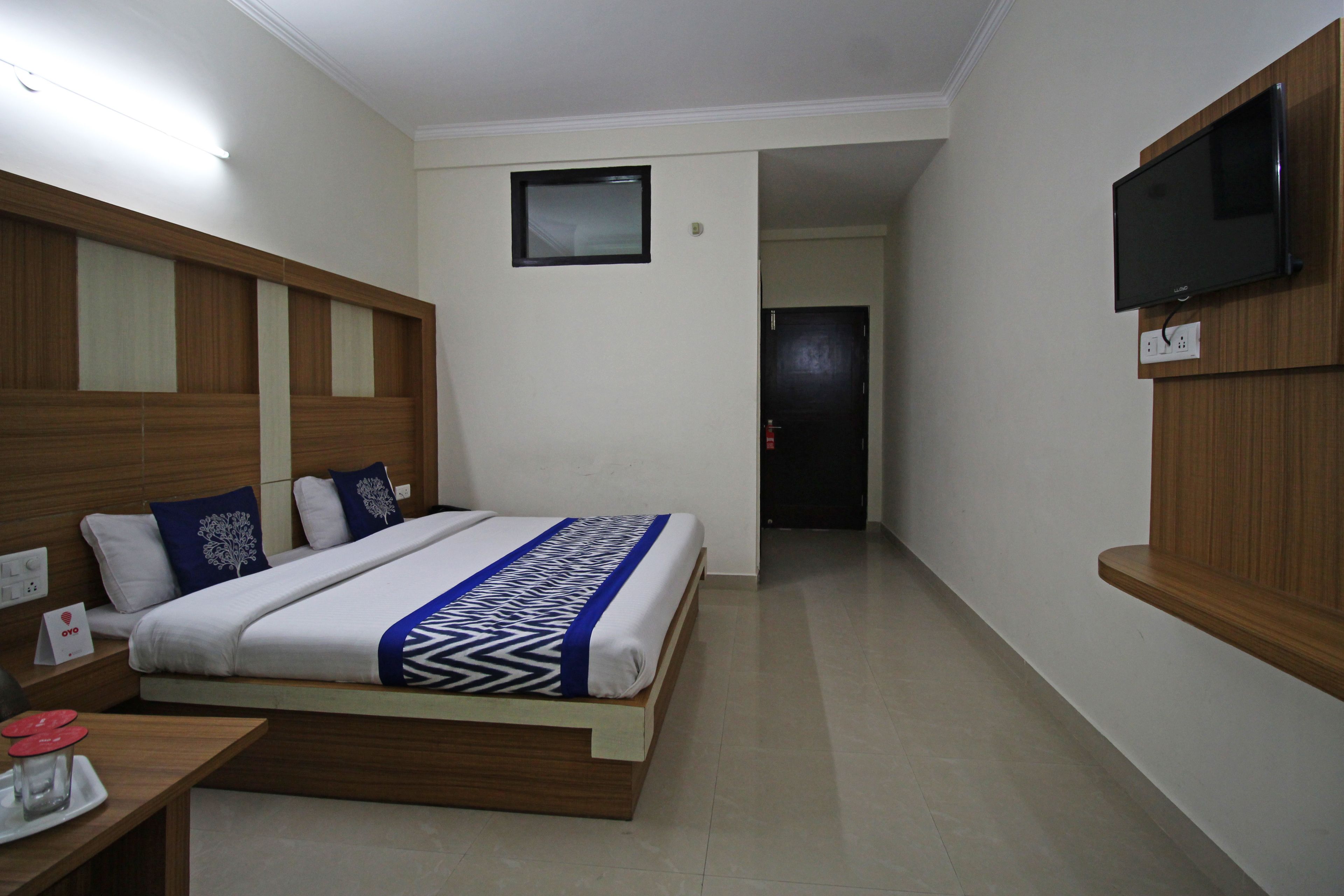 Hotel Reddison Square by OYO Rooms