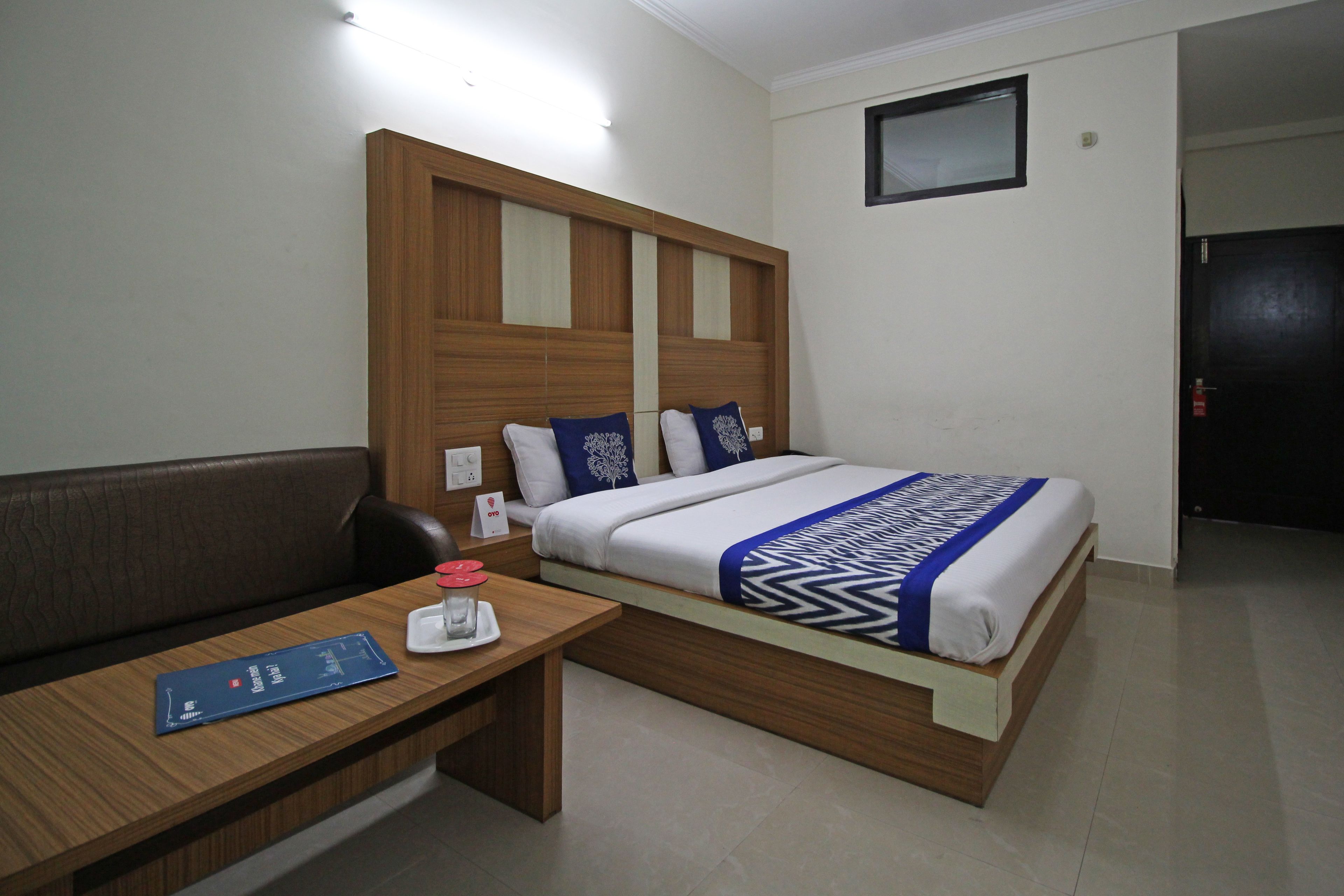 Hotel Reddison Square by OYO Rooms