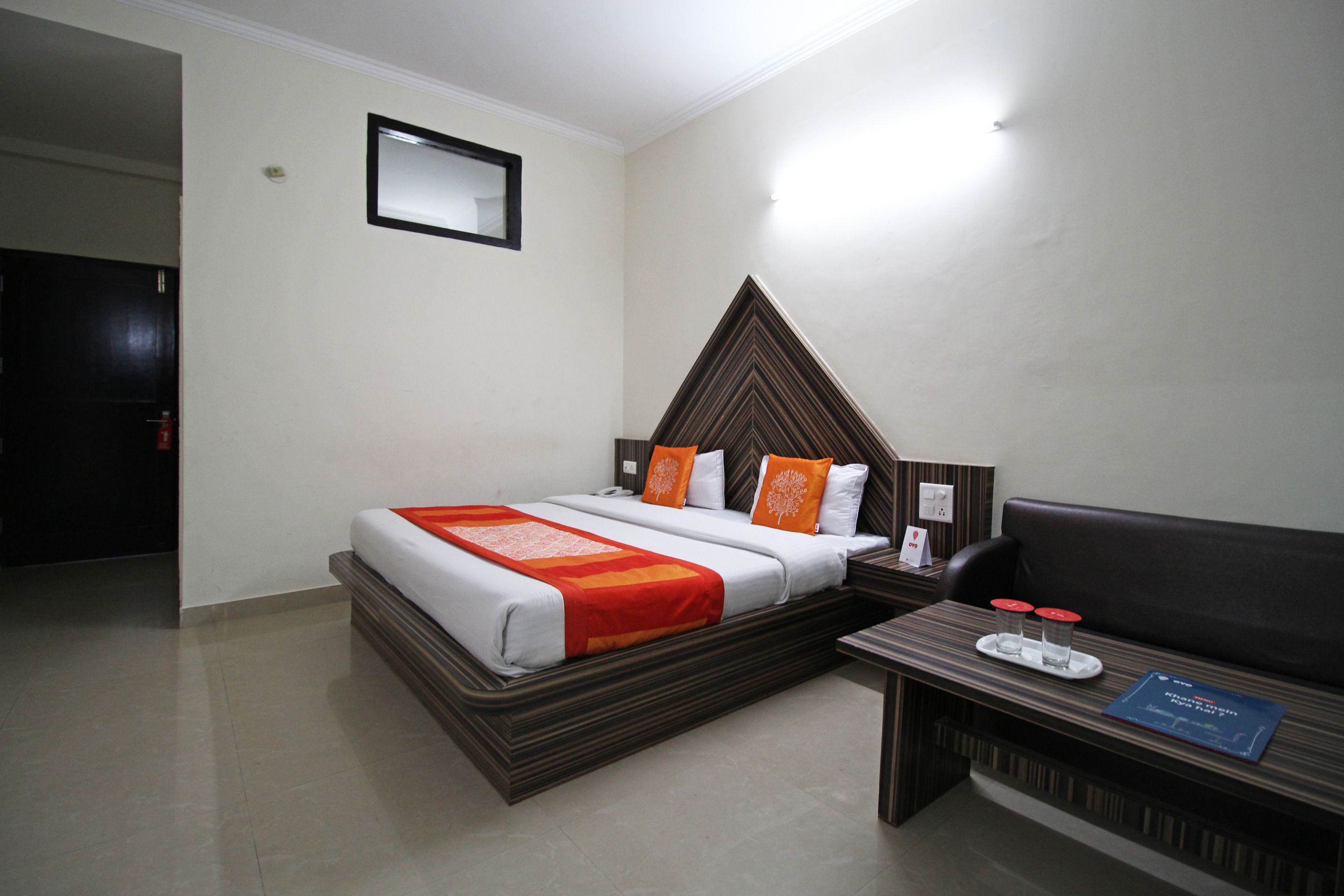 Hotel Reddison Square by OYO Rooms