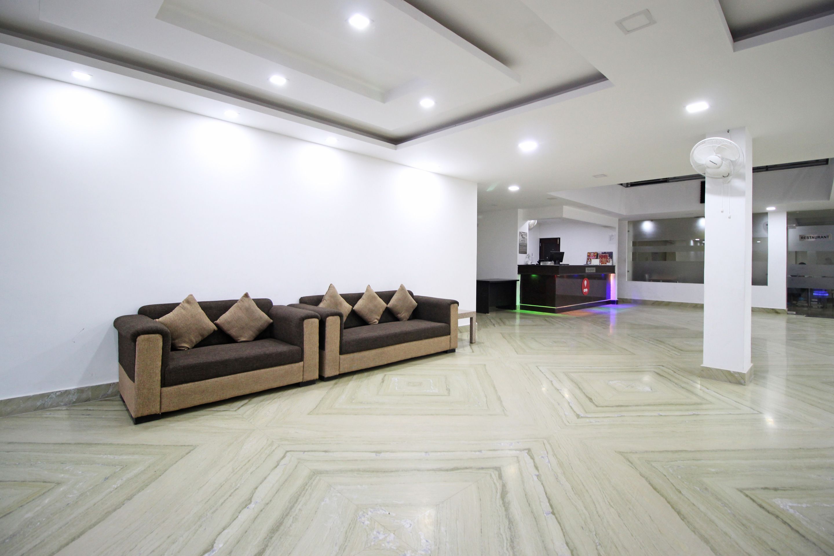 Hotel Reddison Square by OYO Rooms