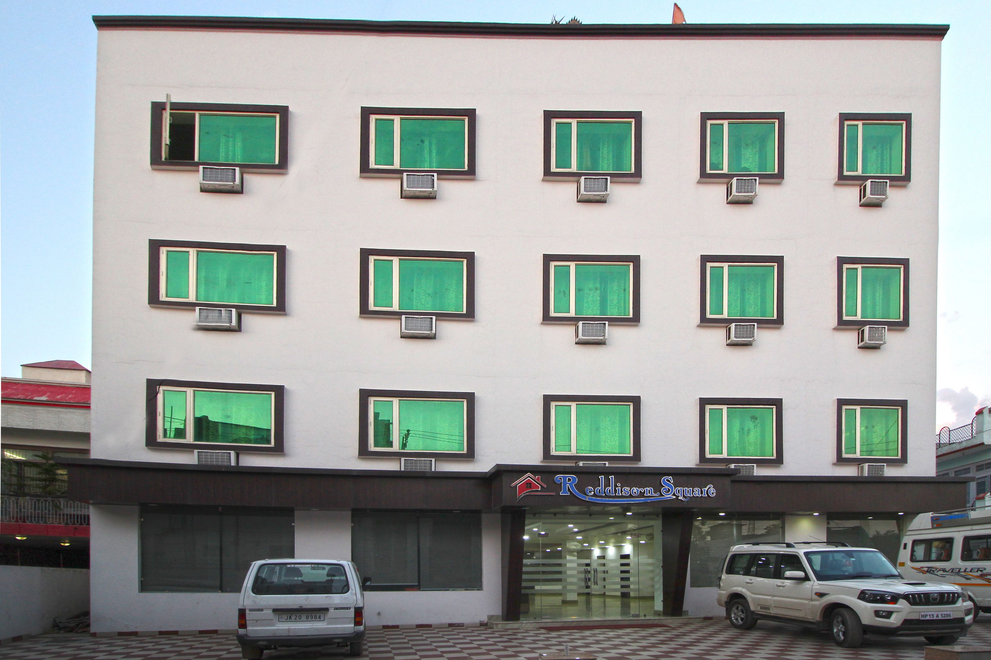 Hotel Reddison Square by OYO Rooms