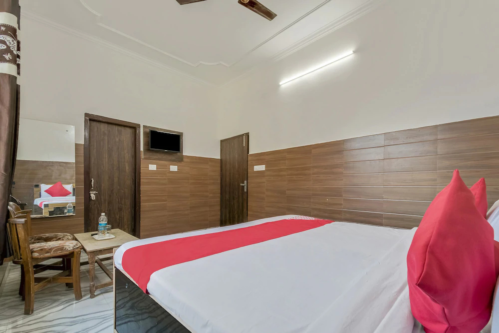 Palak Lodge by OYO Rooms