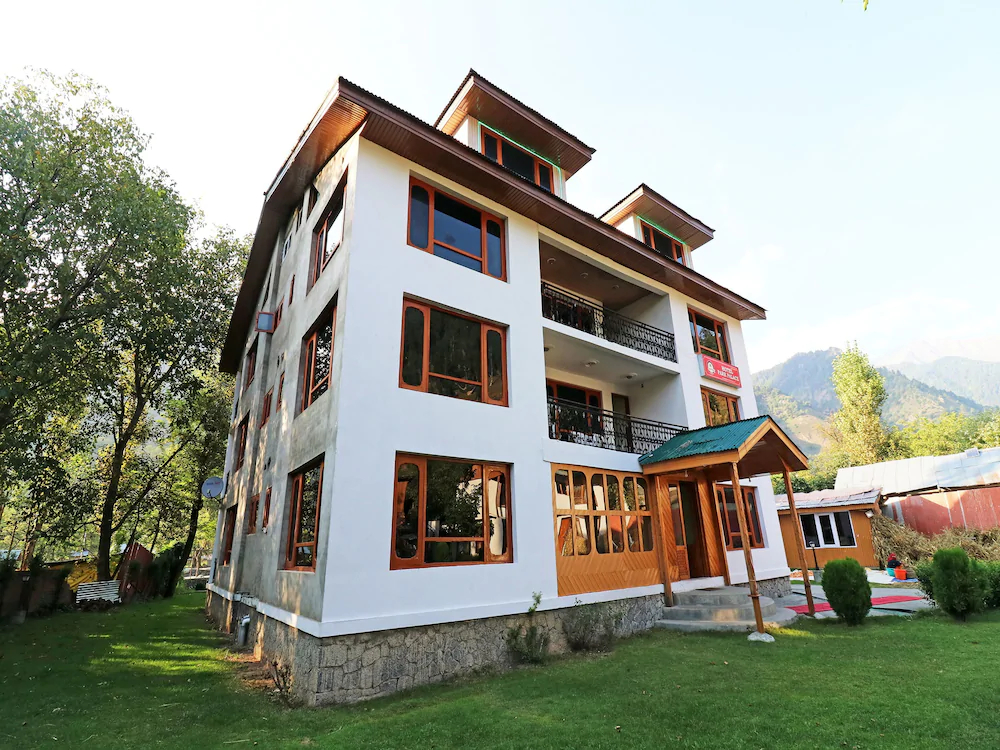 OYO 18416 Hotel Park Palace