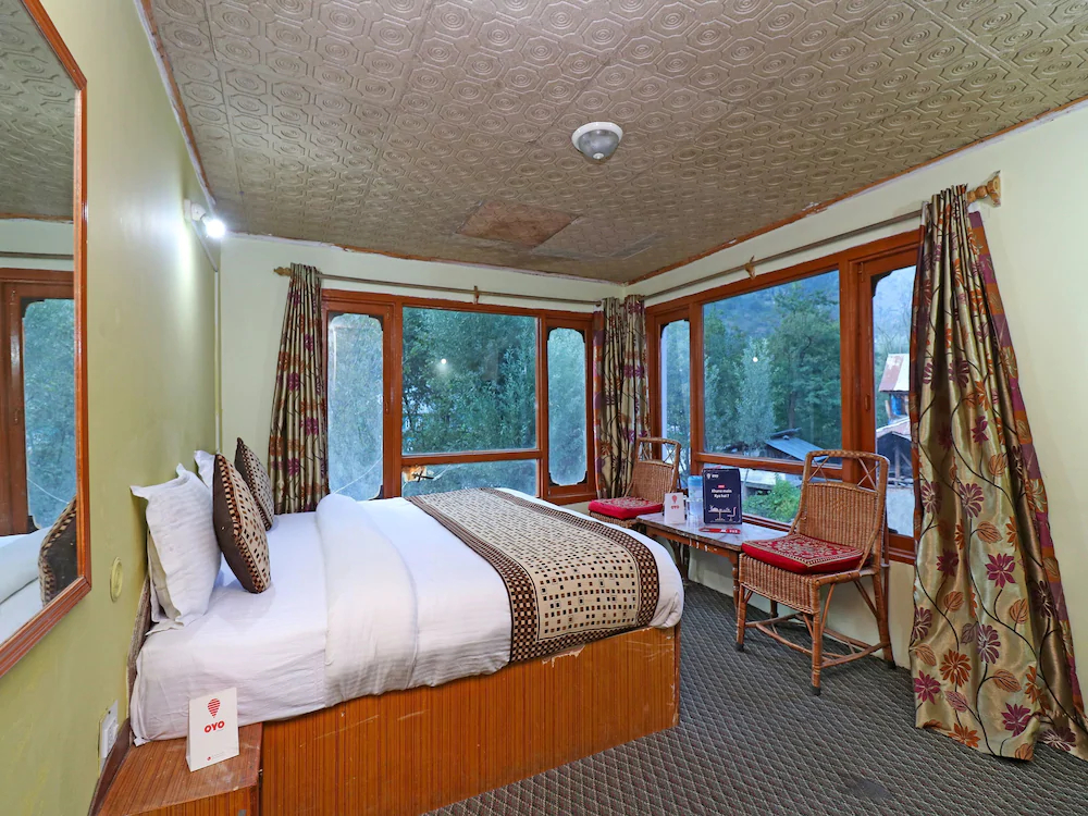 OYO 18416 Hotel Park Palace