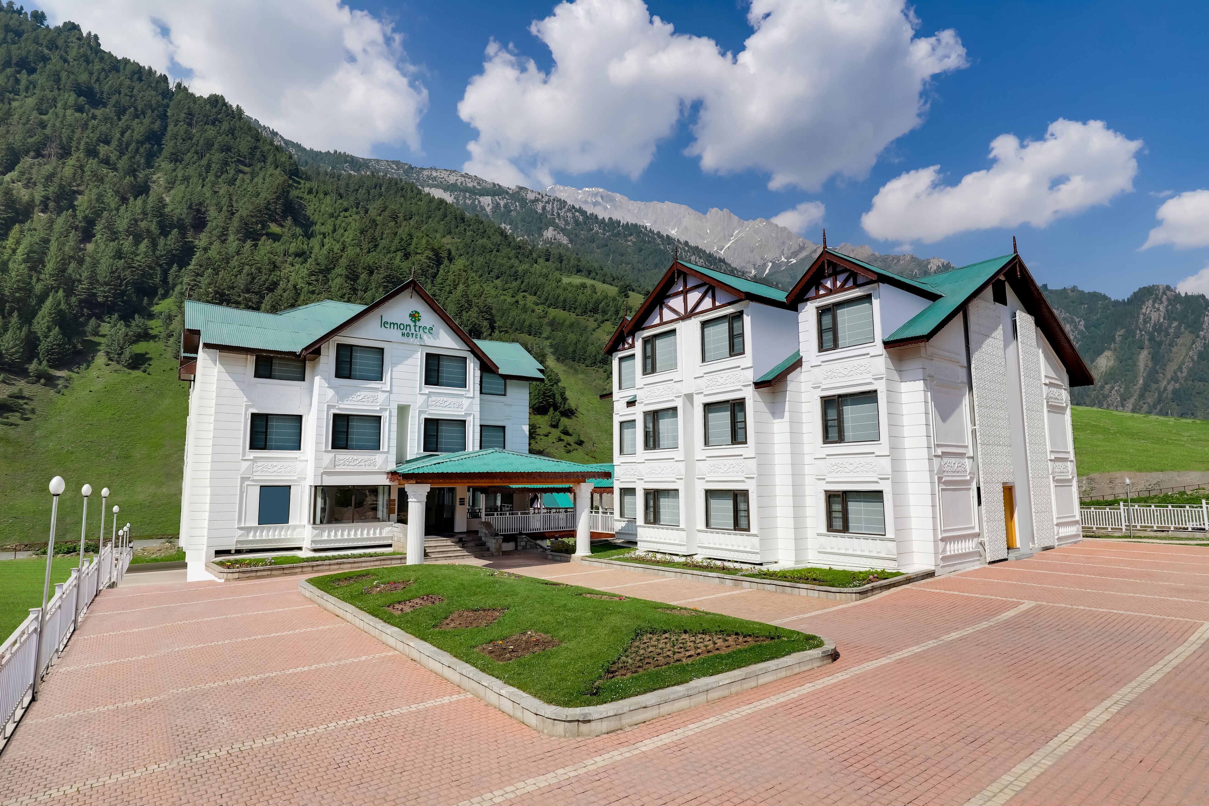 Lemon Tree Hotel Sonamarg