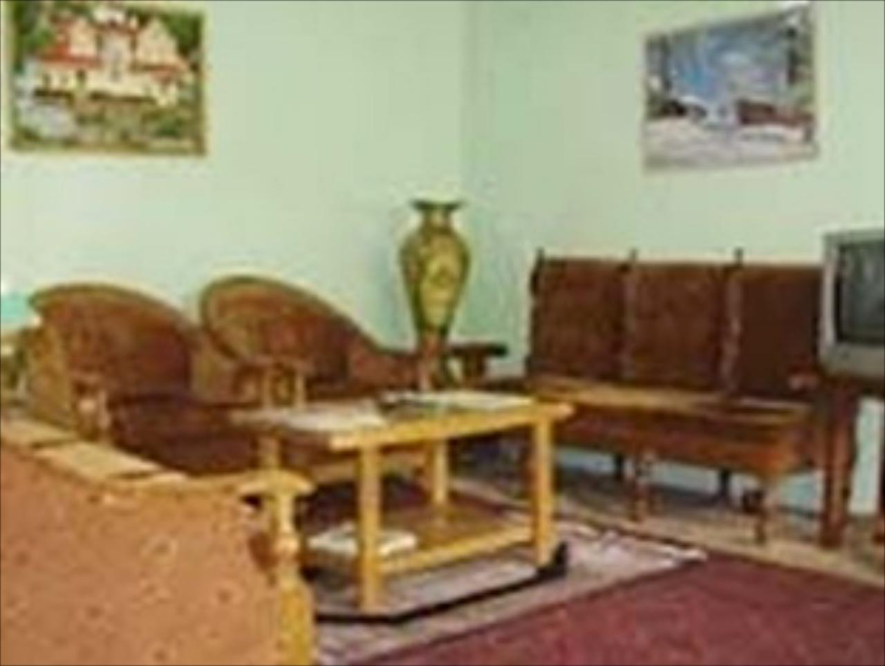 Blooming Dale Hotel