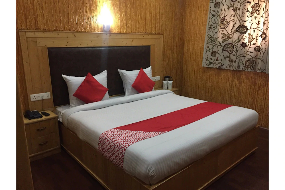 Holiday Villa by OYO Rooms