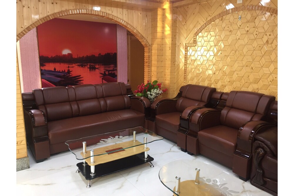 Holiday Villa by OYO Rooms