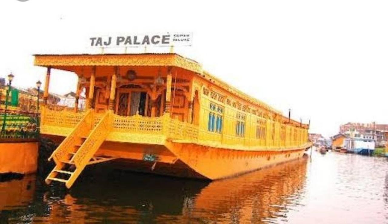 Hotel Houseboat Taj Palace