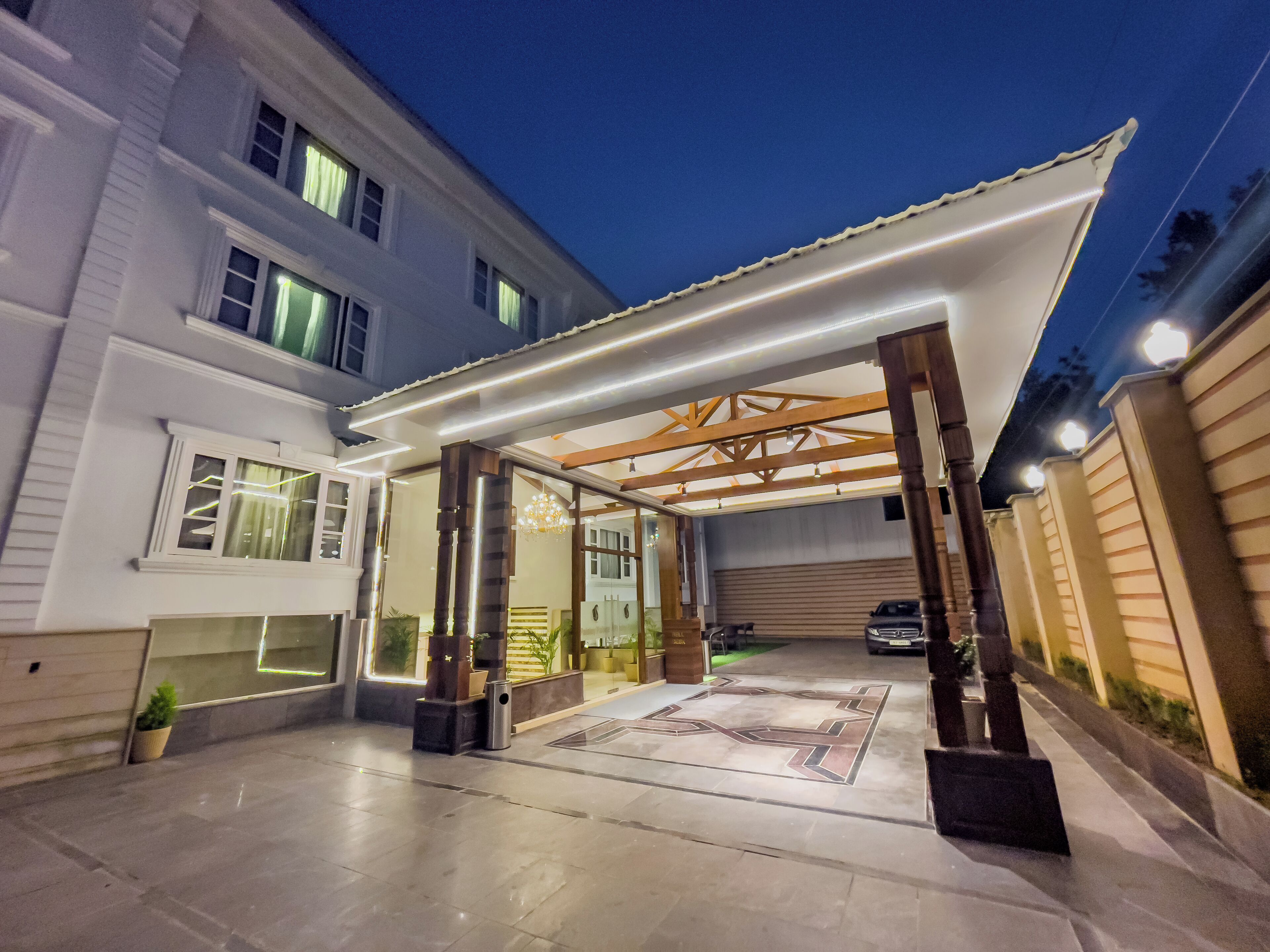 Hotel Paisley Palace