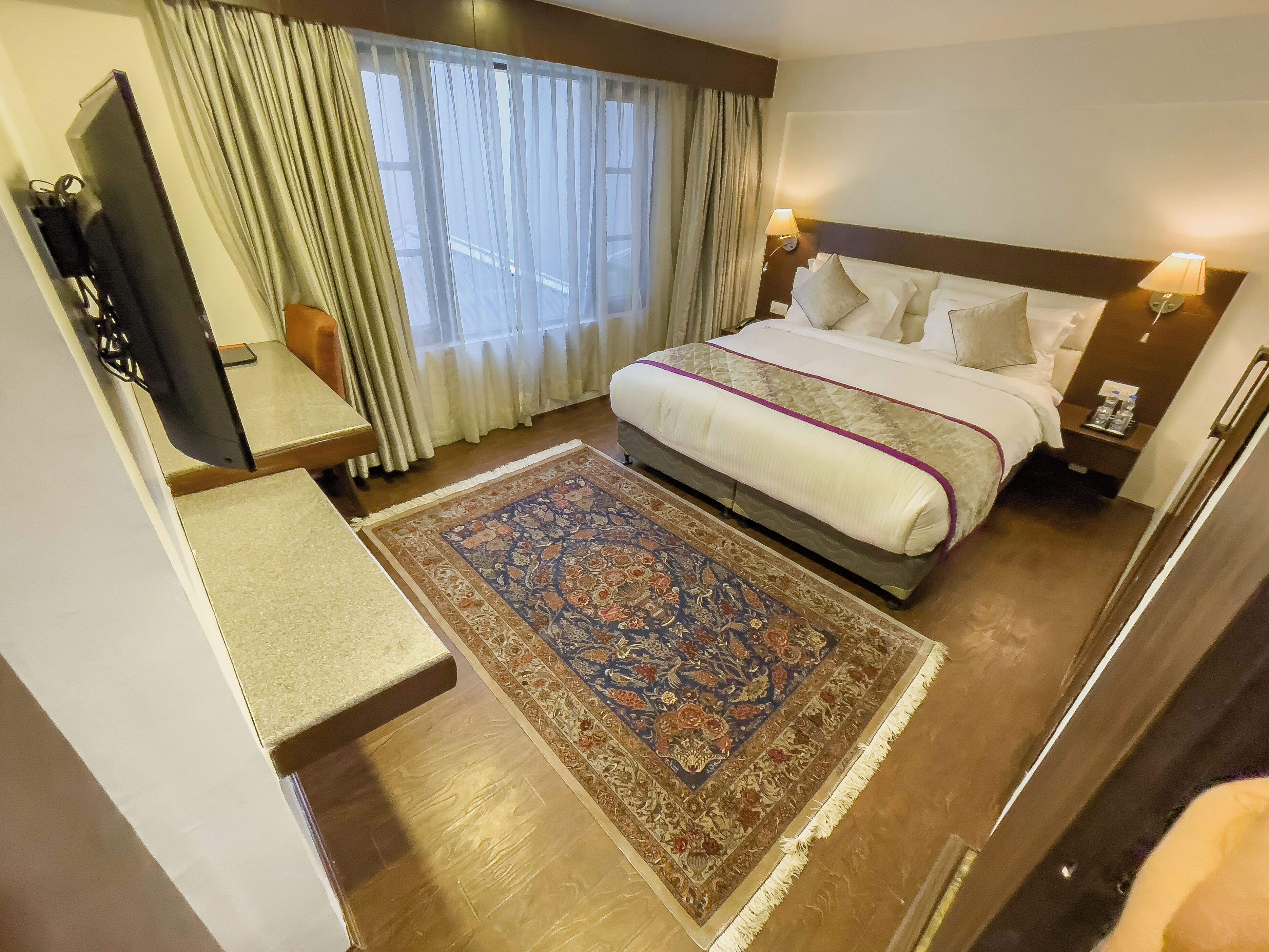 Hotel Paisley Palace