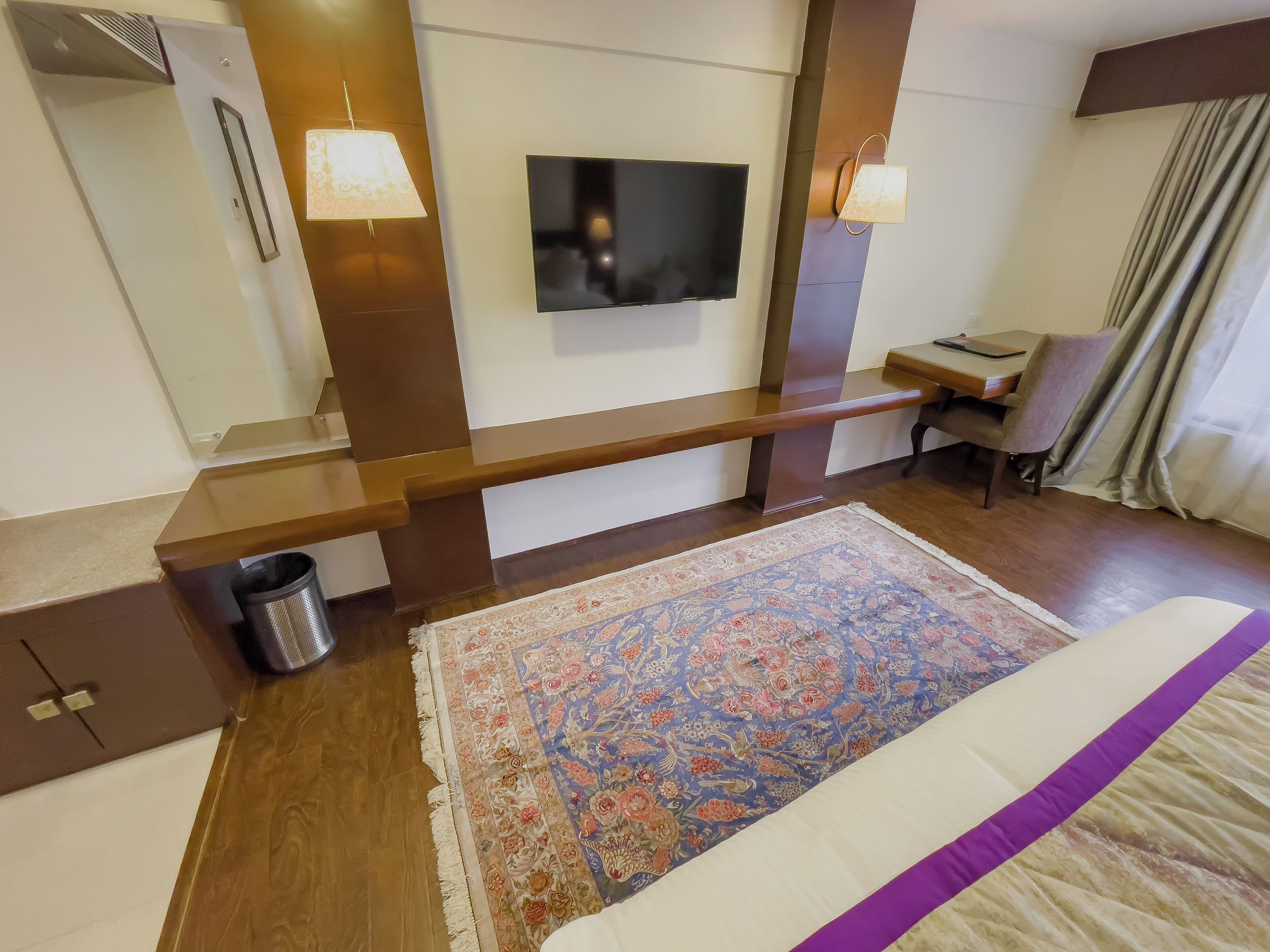 Hotel Paisley Palace