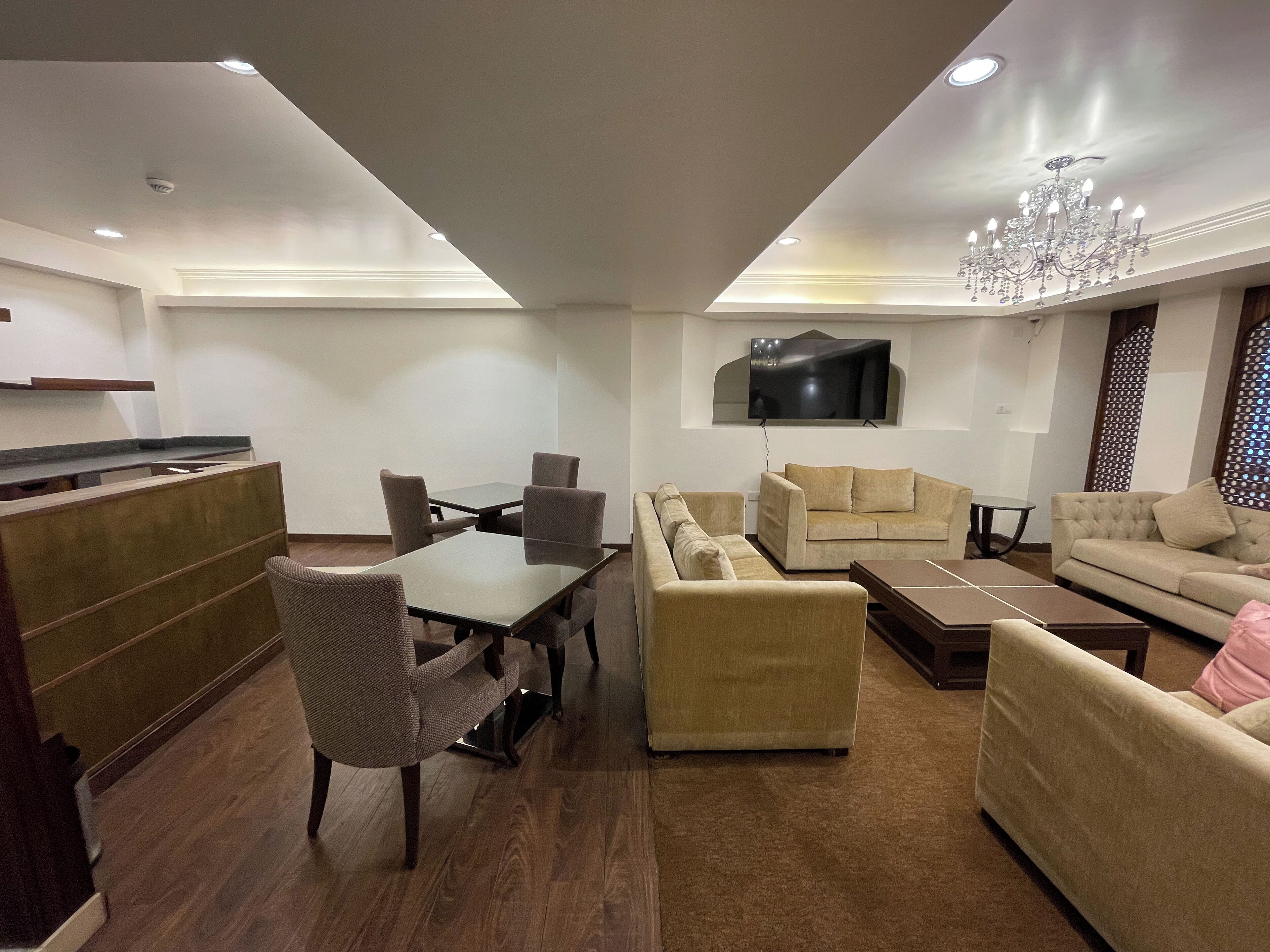 Hotel Paisley Palace