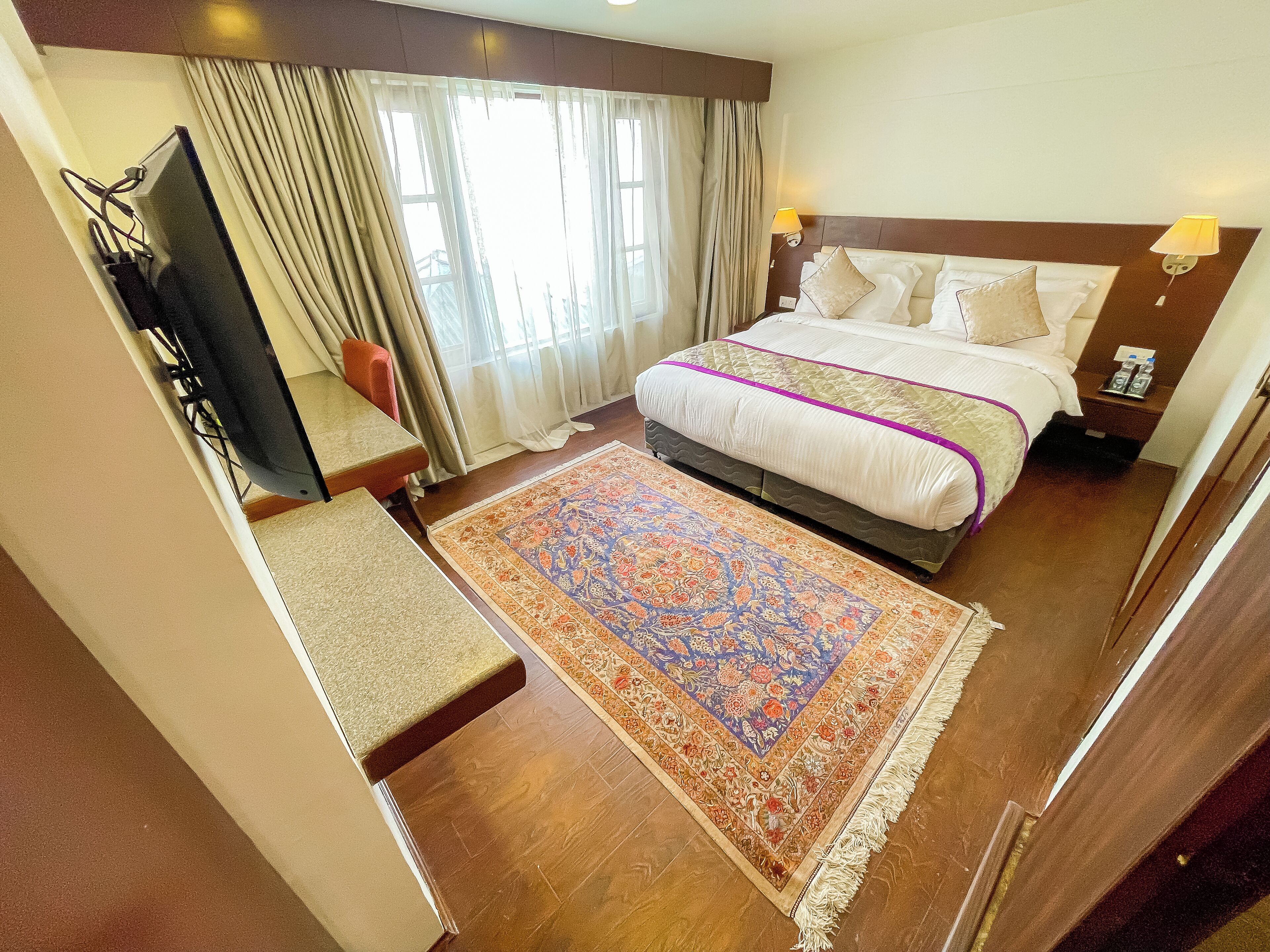 Hotel Paisley Palace