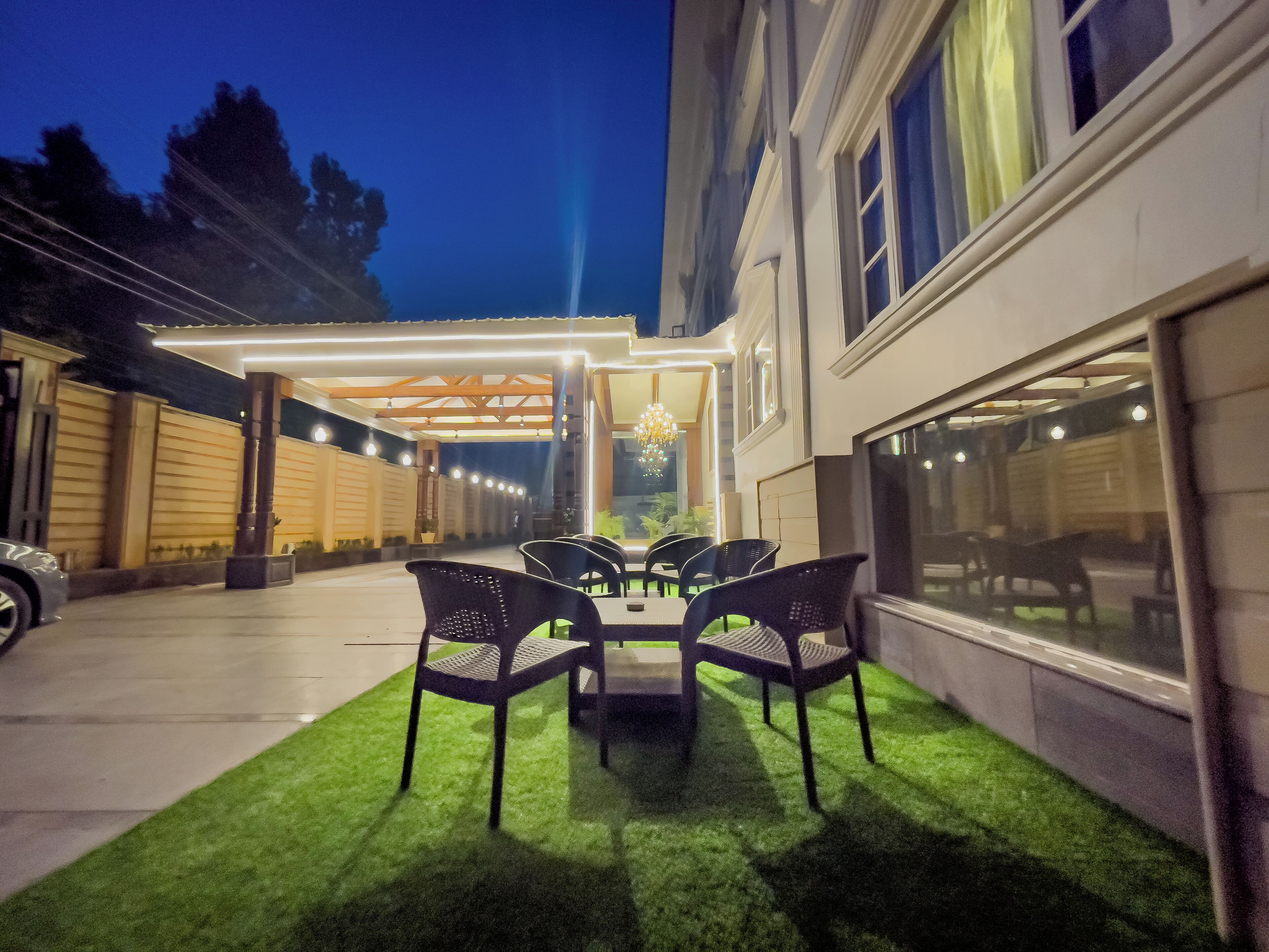 Hotel Paisley Palace