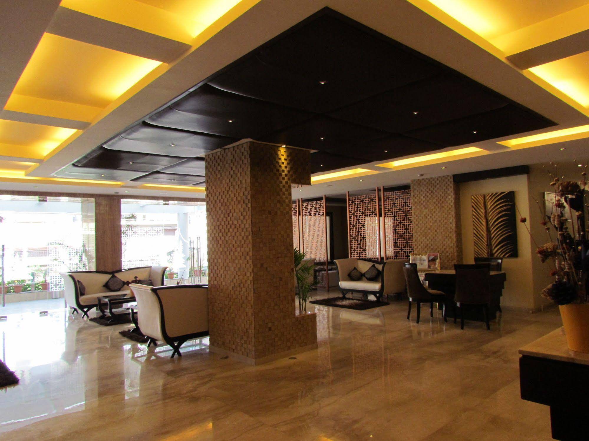Hotel Pine Spring Wazir Bagh