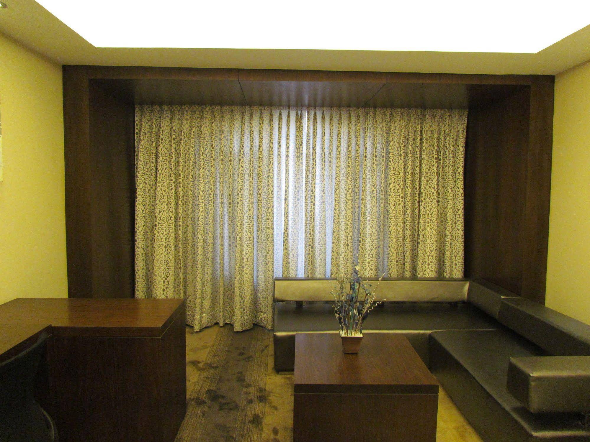 Hotel Pine Spring Wazir Bagh