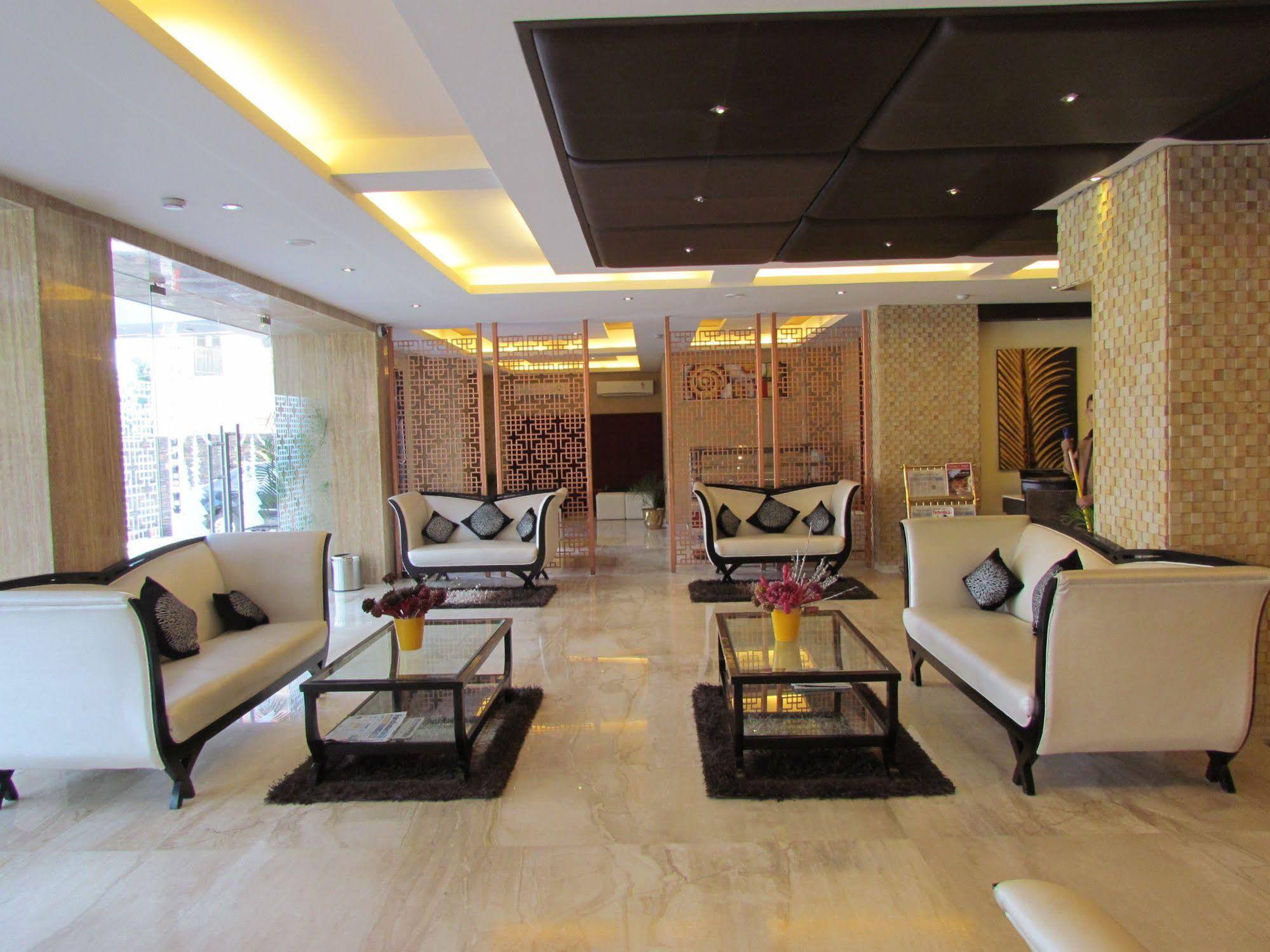 Hotel Pine Spring Wazir Bagh
