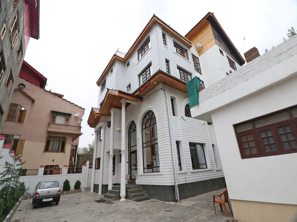 Hotel Shree Mazda by OYO