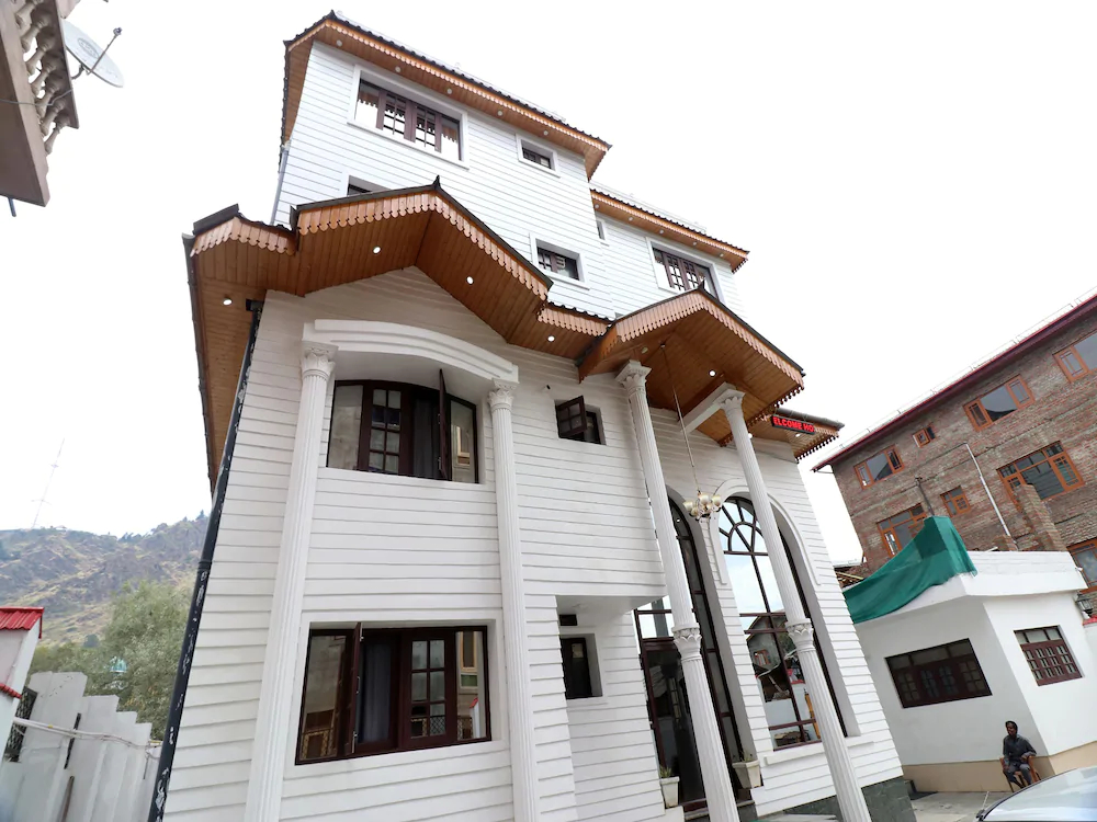 Hotel Shree Mazda by OYO