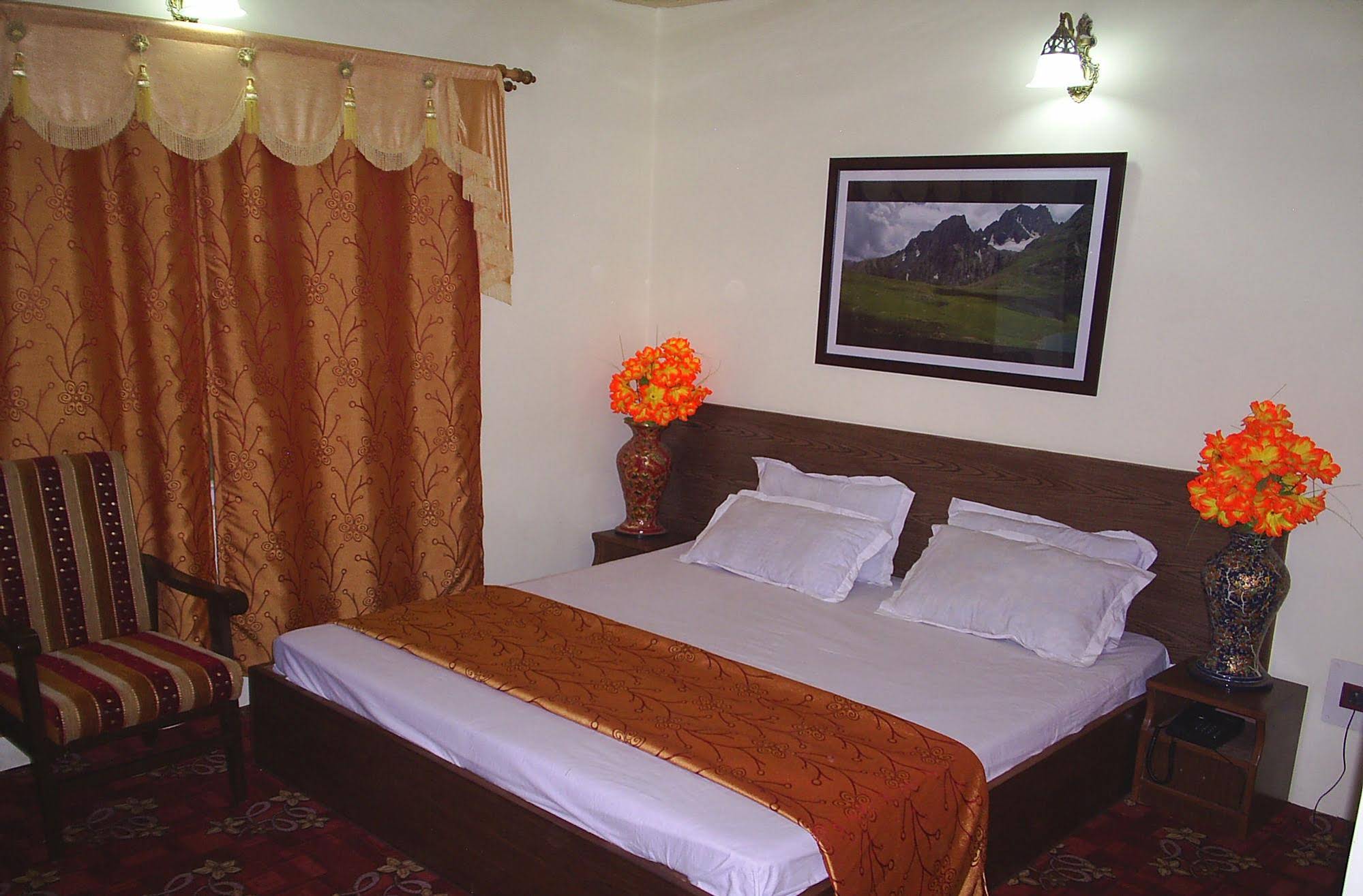 Hotel Star of Kashmir