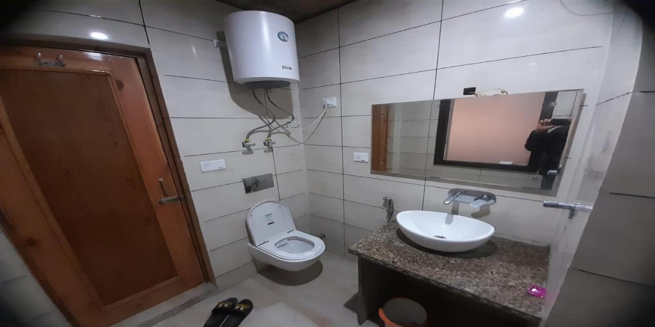 Hotel Zoon Dabb Srinagar Airport Kashmir