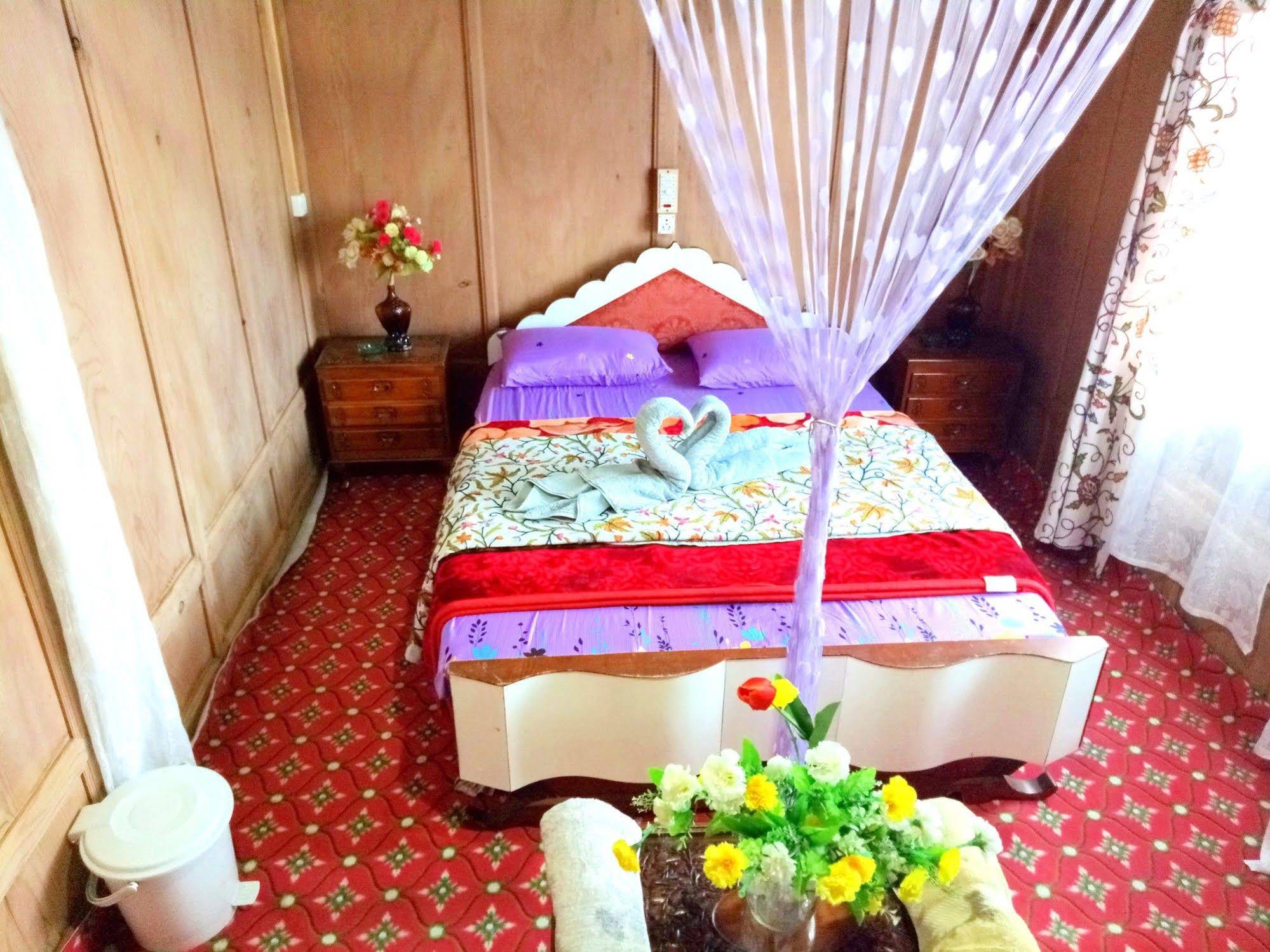 New Bul Bul Houseboat