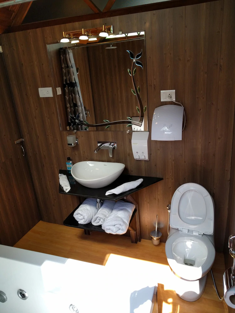 New Jacquline Heritage Houseboats