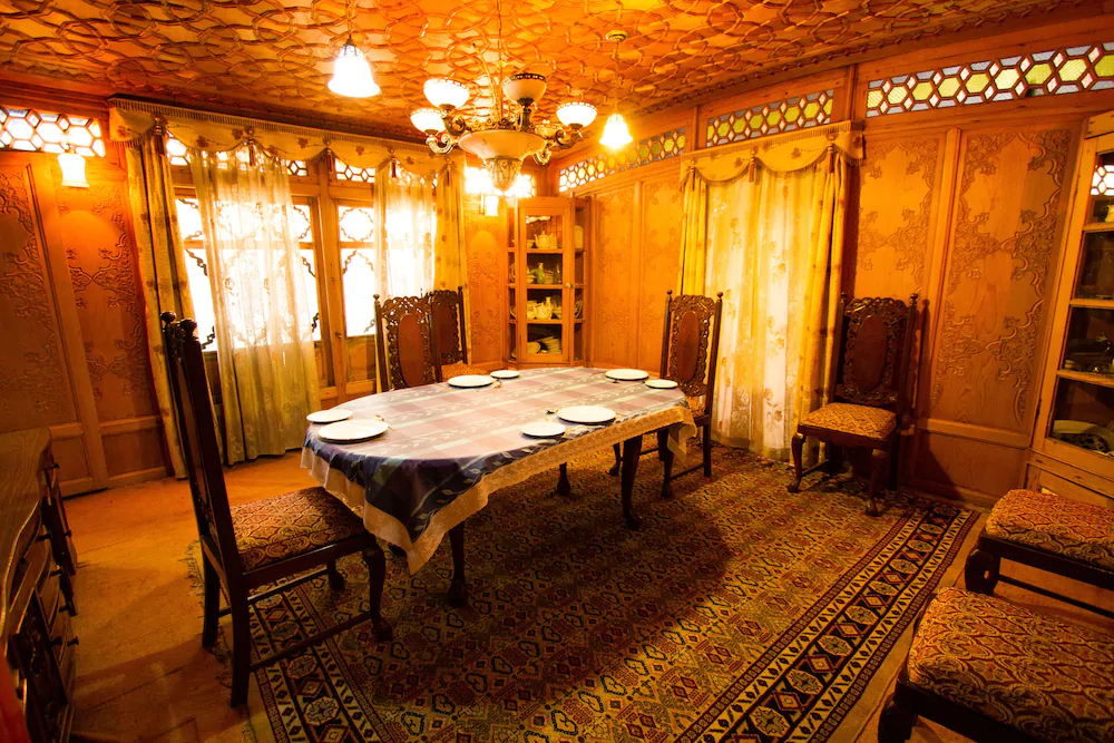 New Lucky Star Group of Houseboats