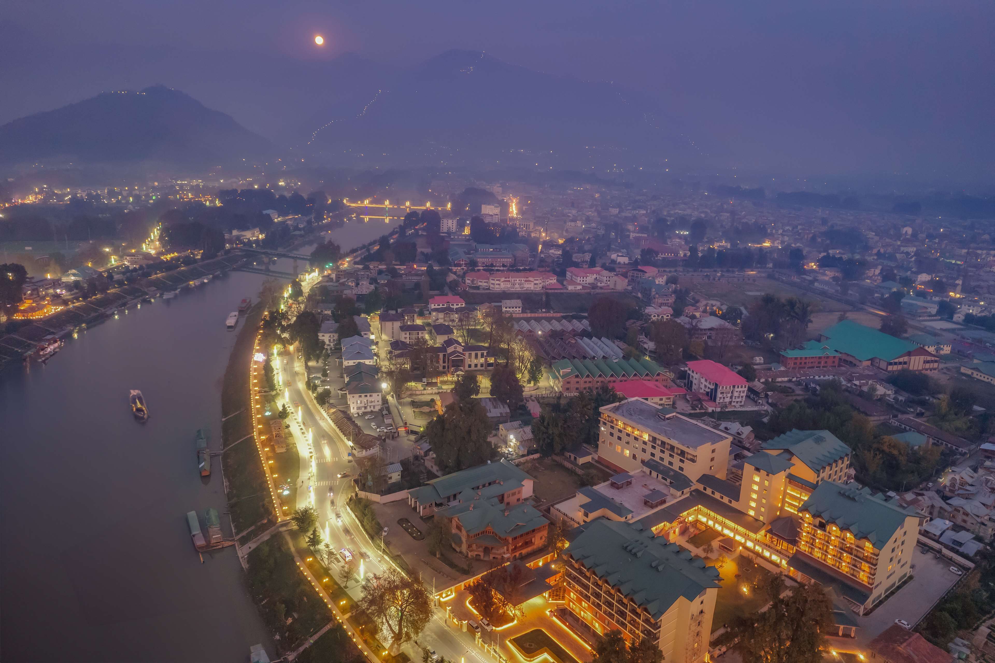 Radisson Collection Hotel & Spa Riverfront Srinagar