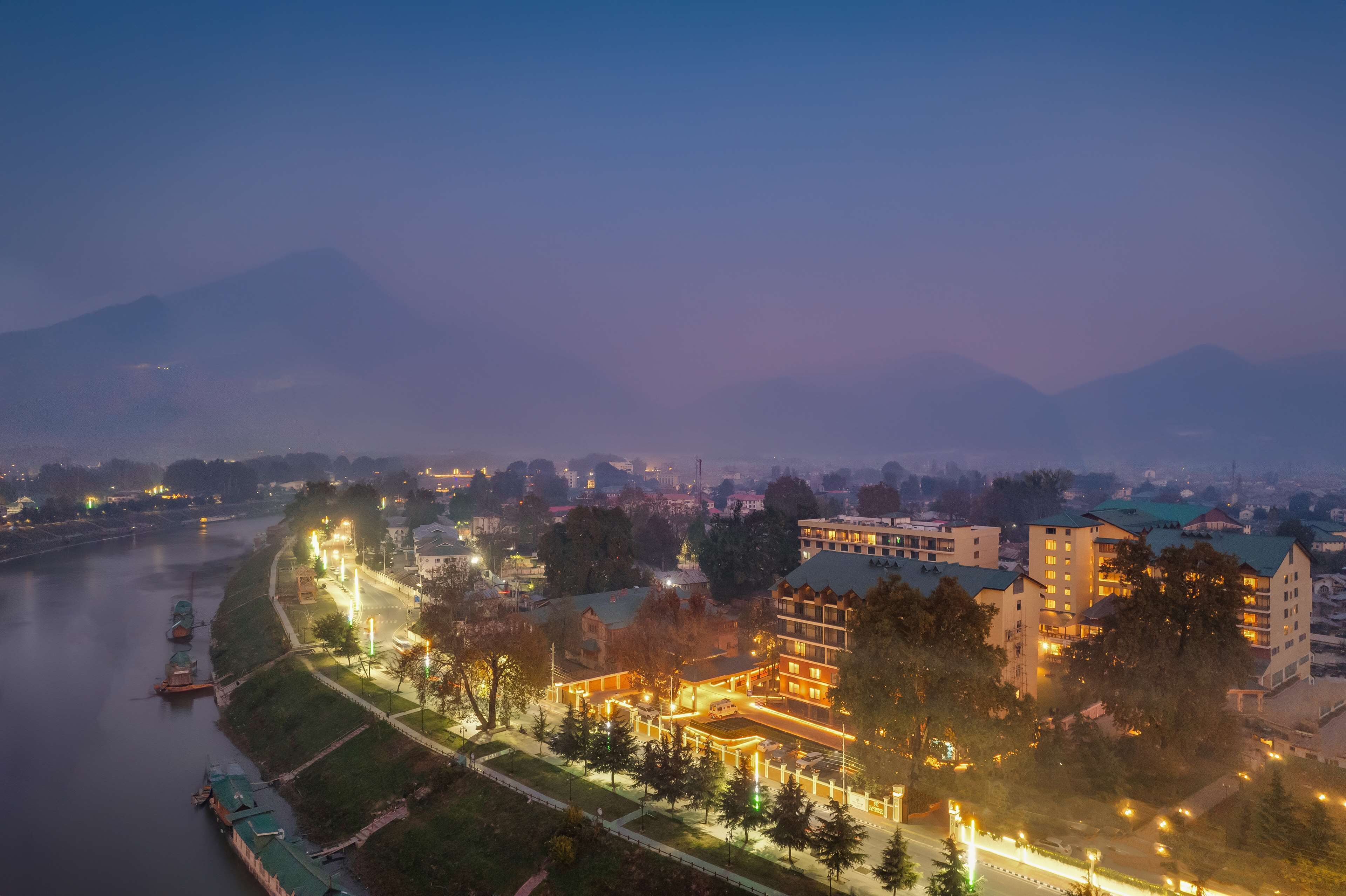 Radisson Collection Hotel & Spa Riverfront Srinagar