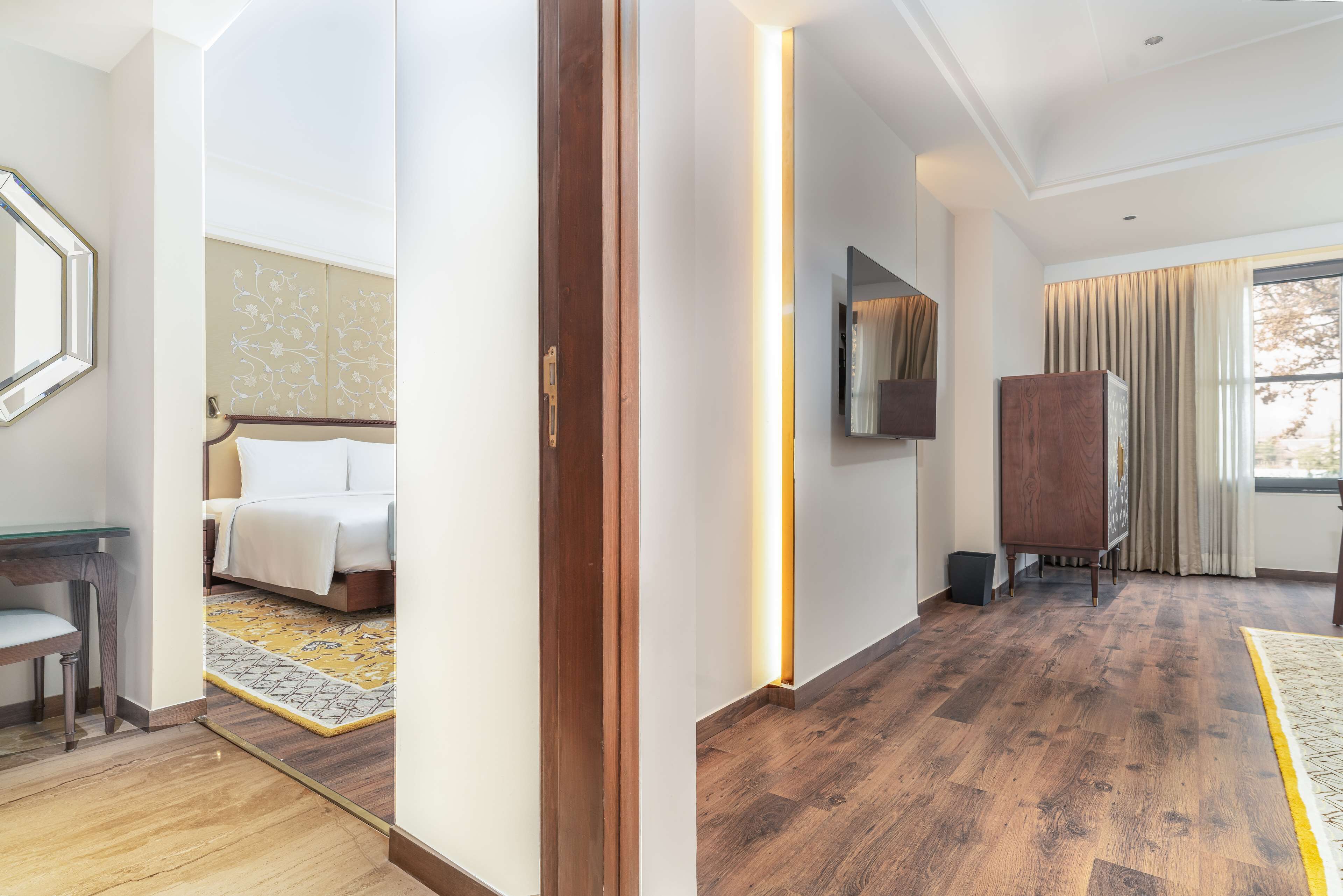 Radisson Collection Hotel & Spa Riverfront Srinagar