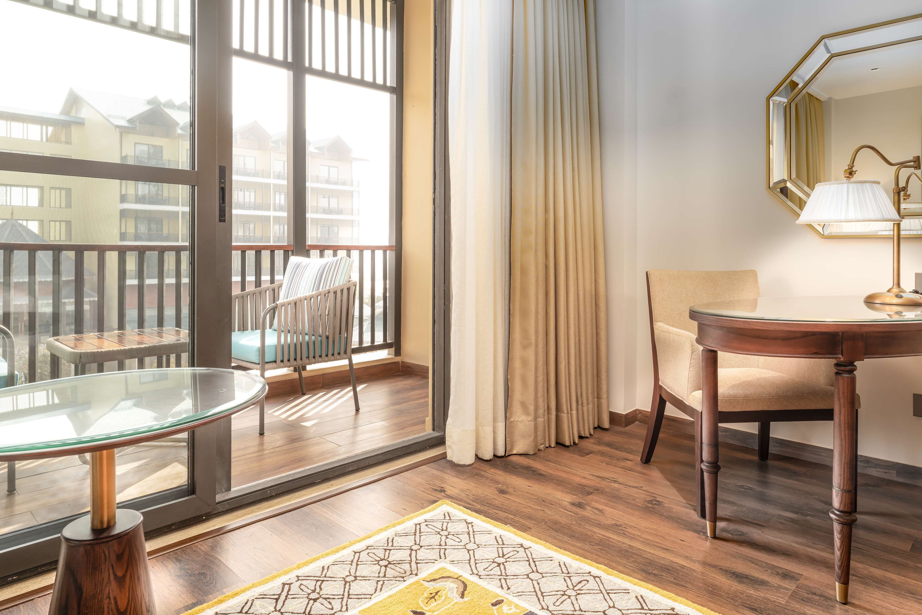 Radisson Collection Hotel & Spa Riverfront Srinagar