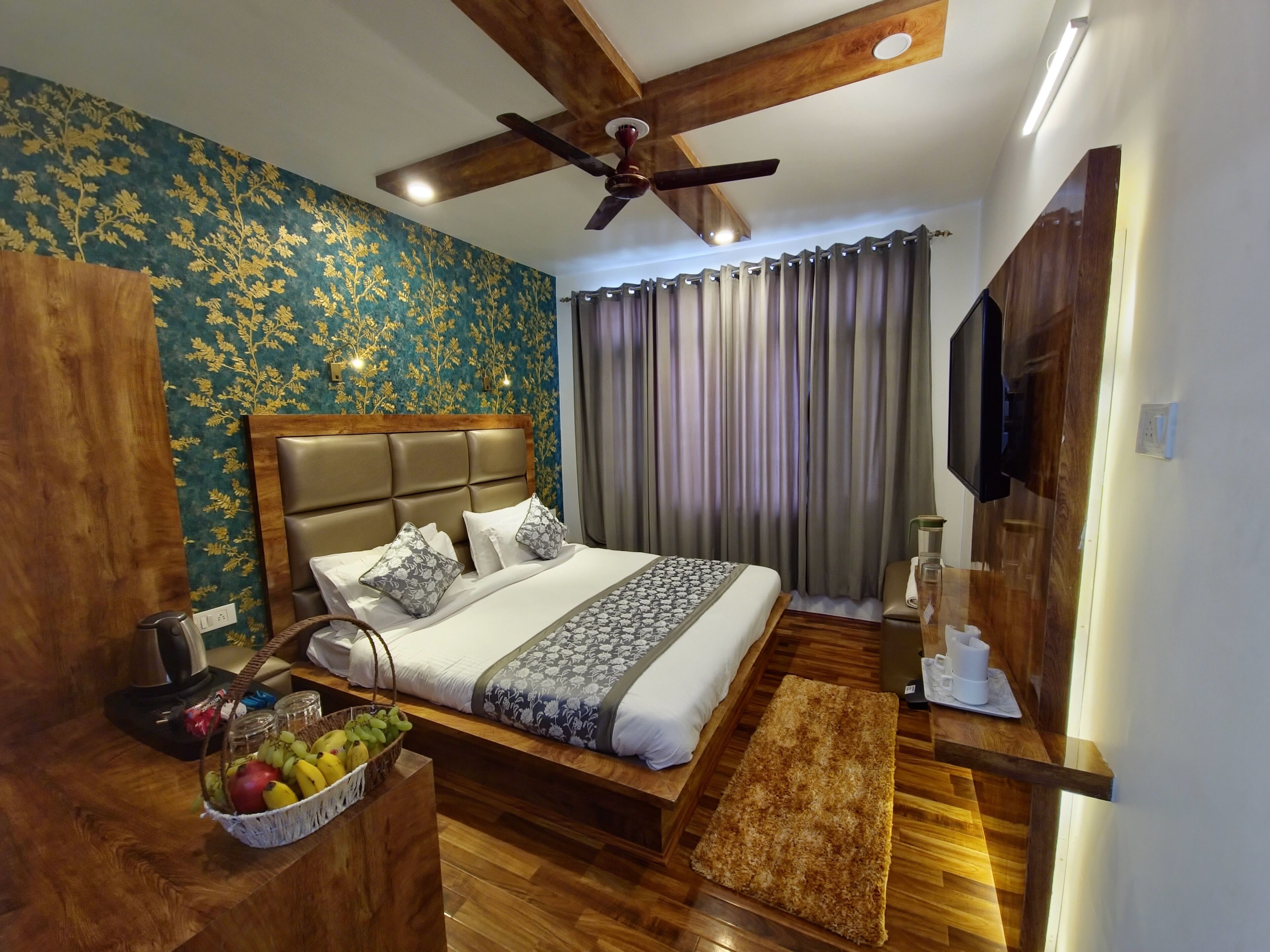 Seven Hills Hotel