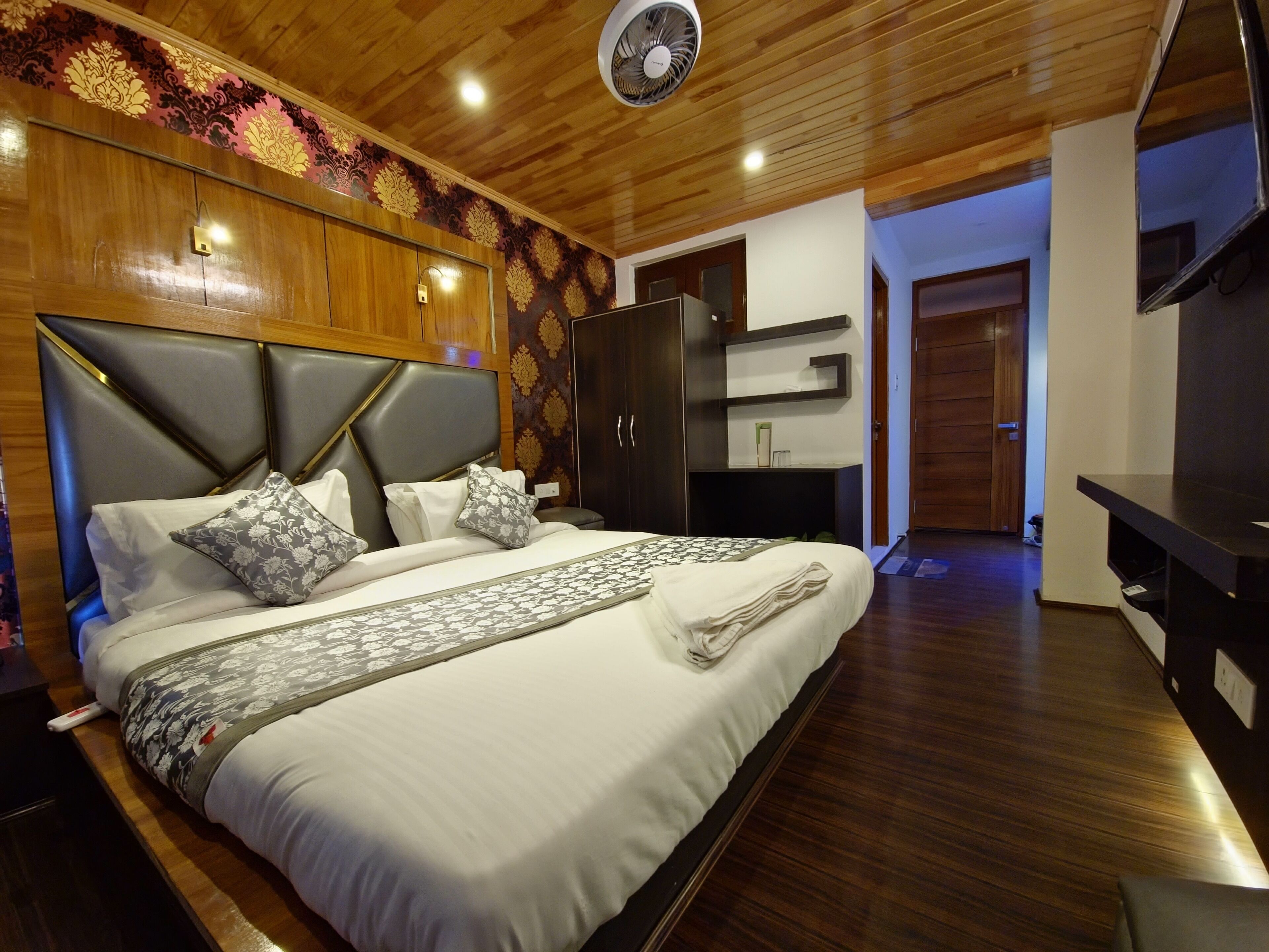 Seven Hills Hotel