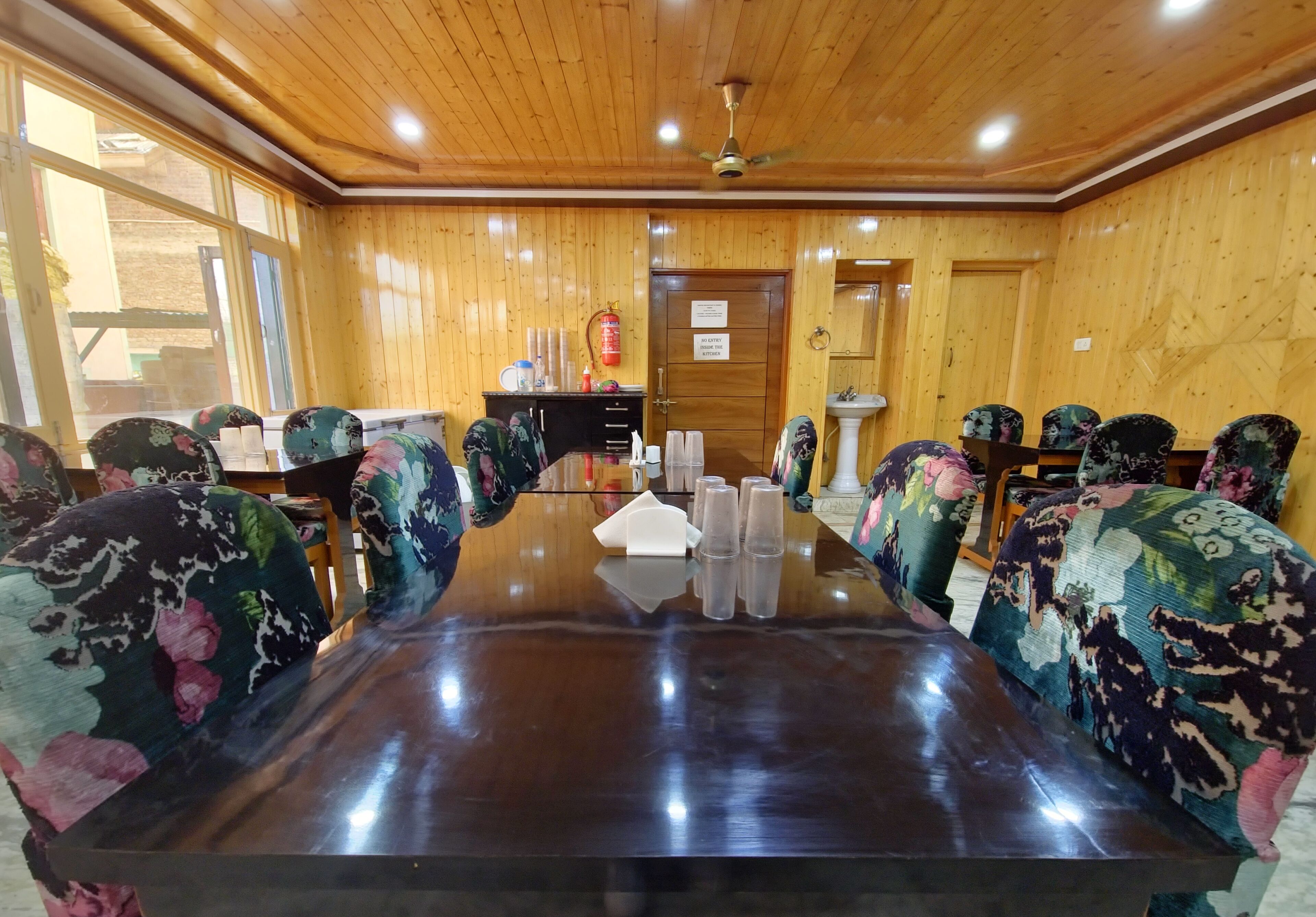 Seven Hills Hotel