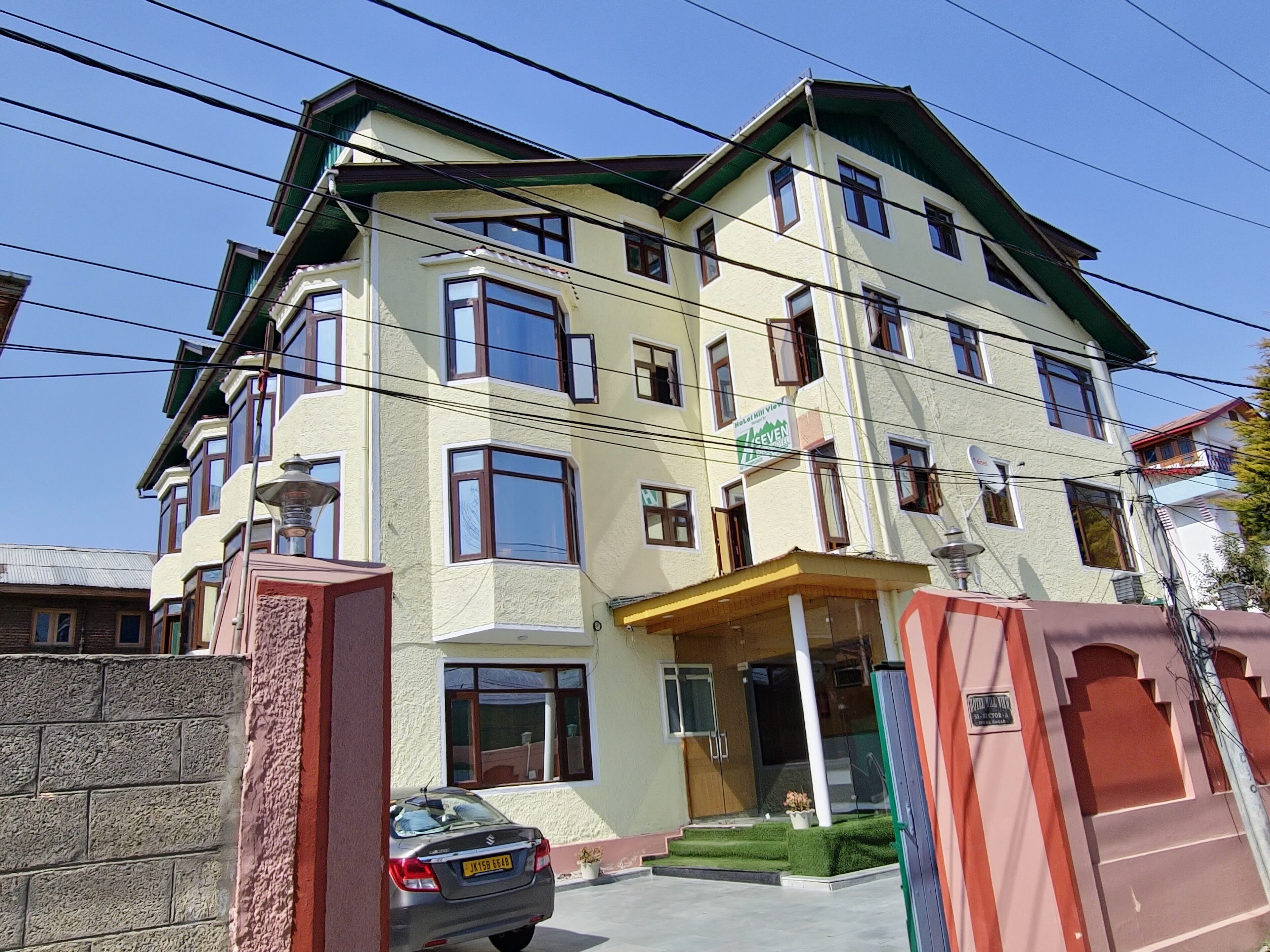 Seven Hills Hotel