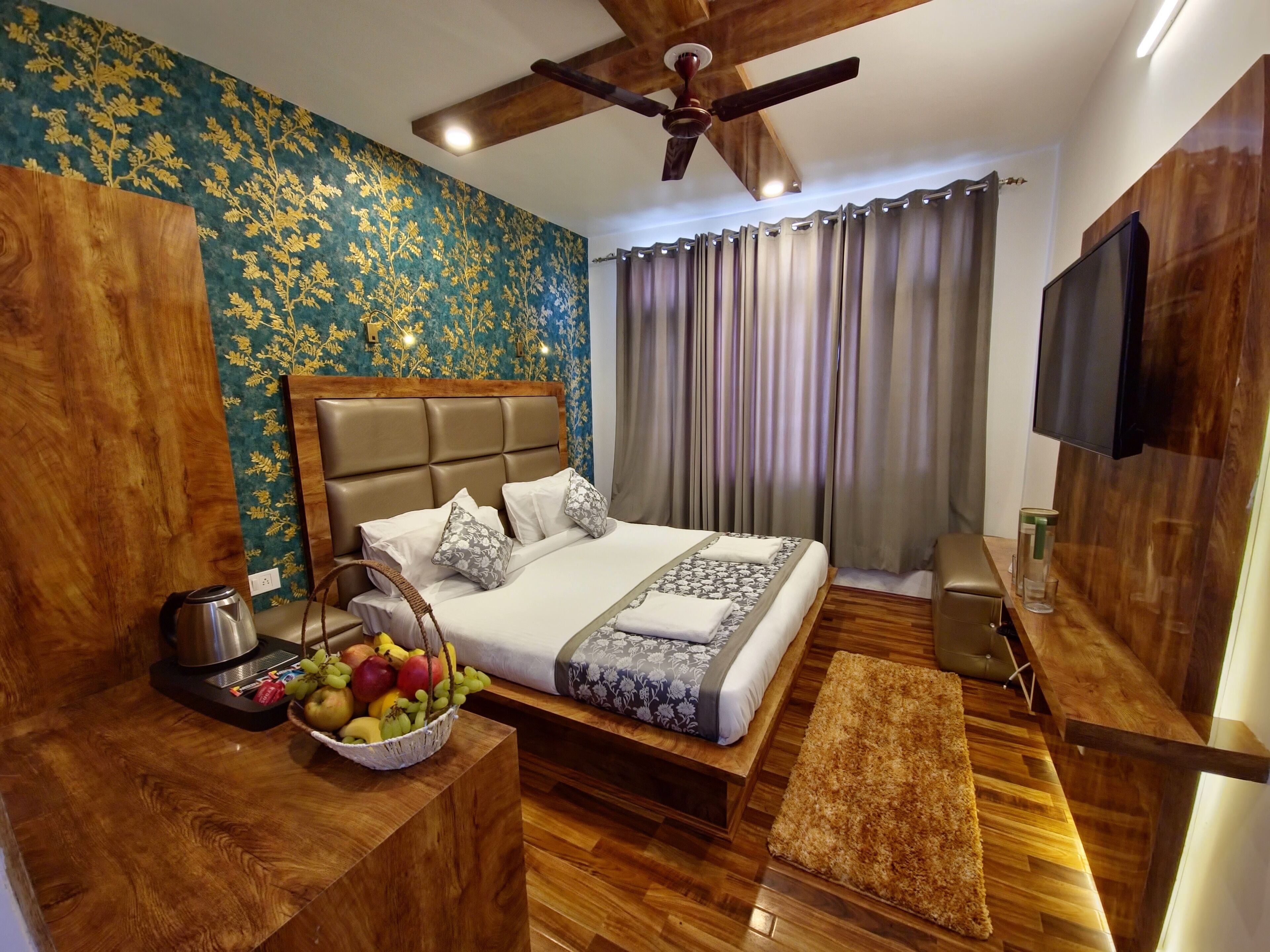 Seven Hills Hotel