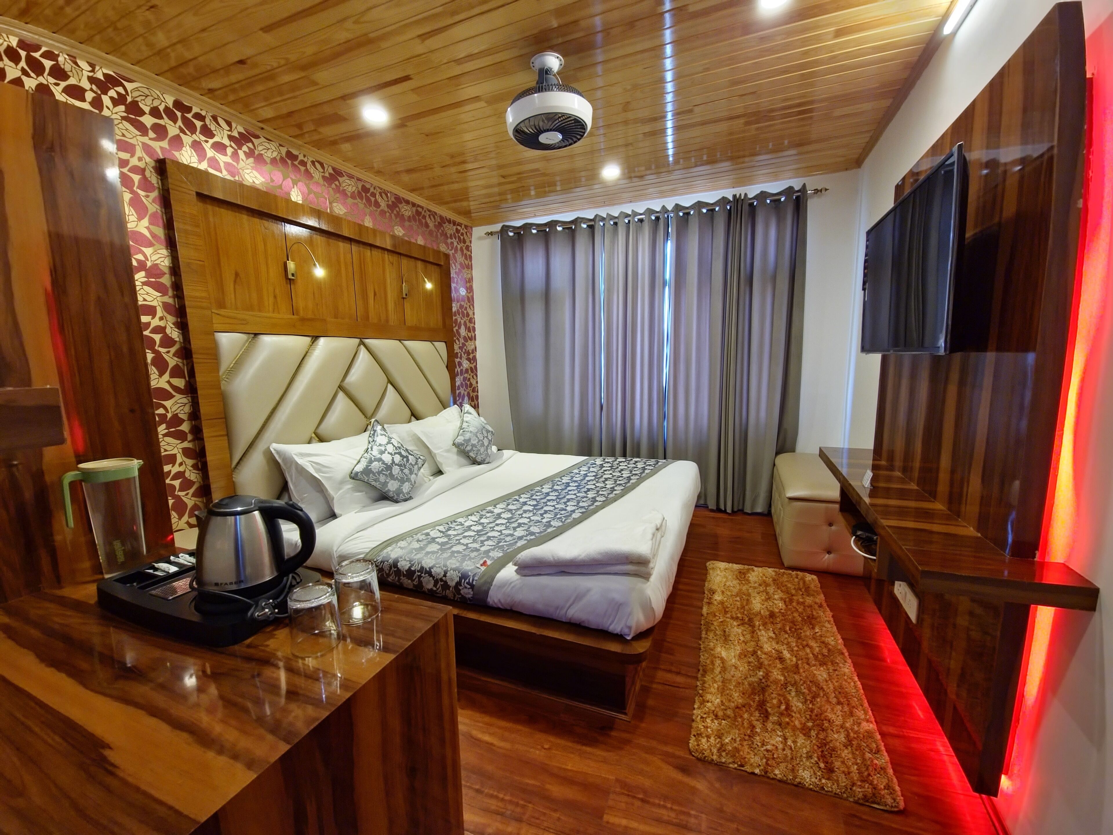 Seven Hills Hotel