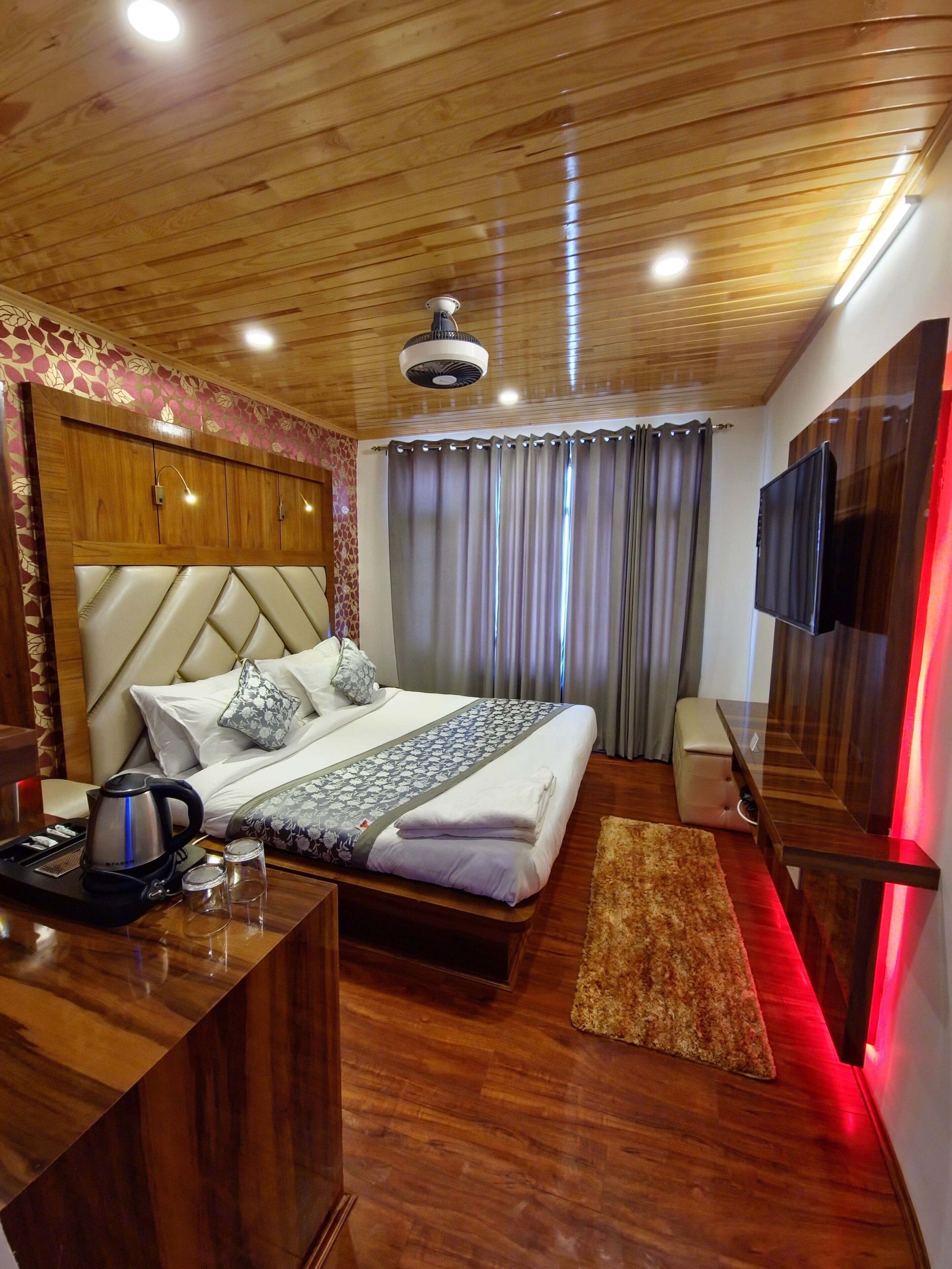 Seven Hills Hotel