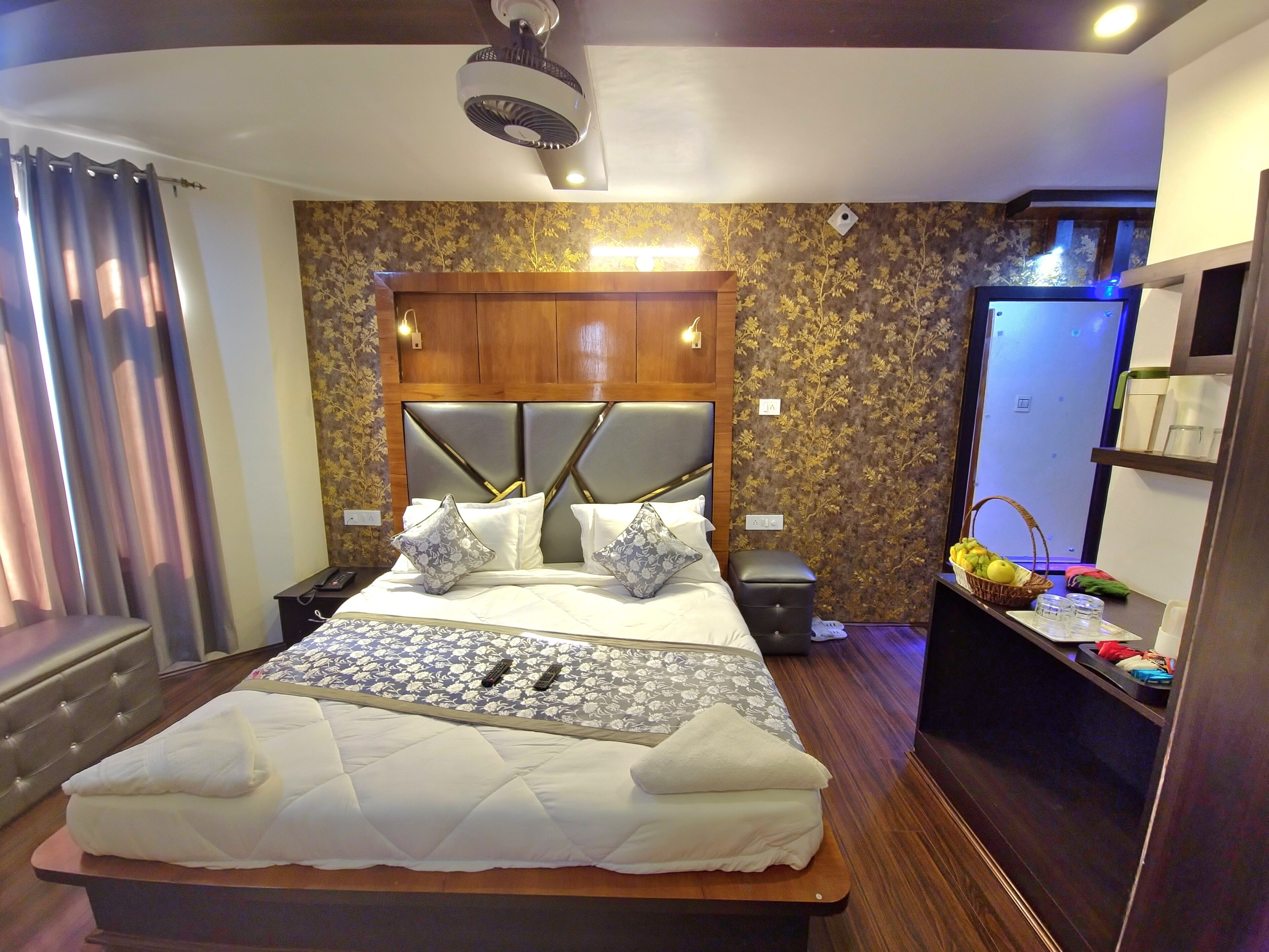 Seven Hills Hotel