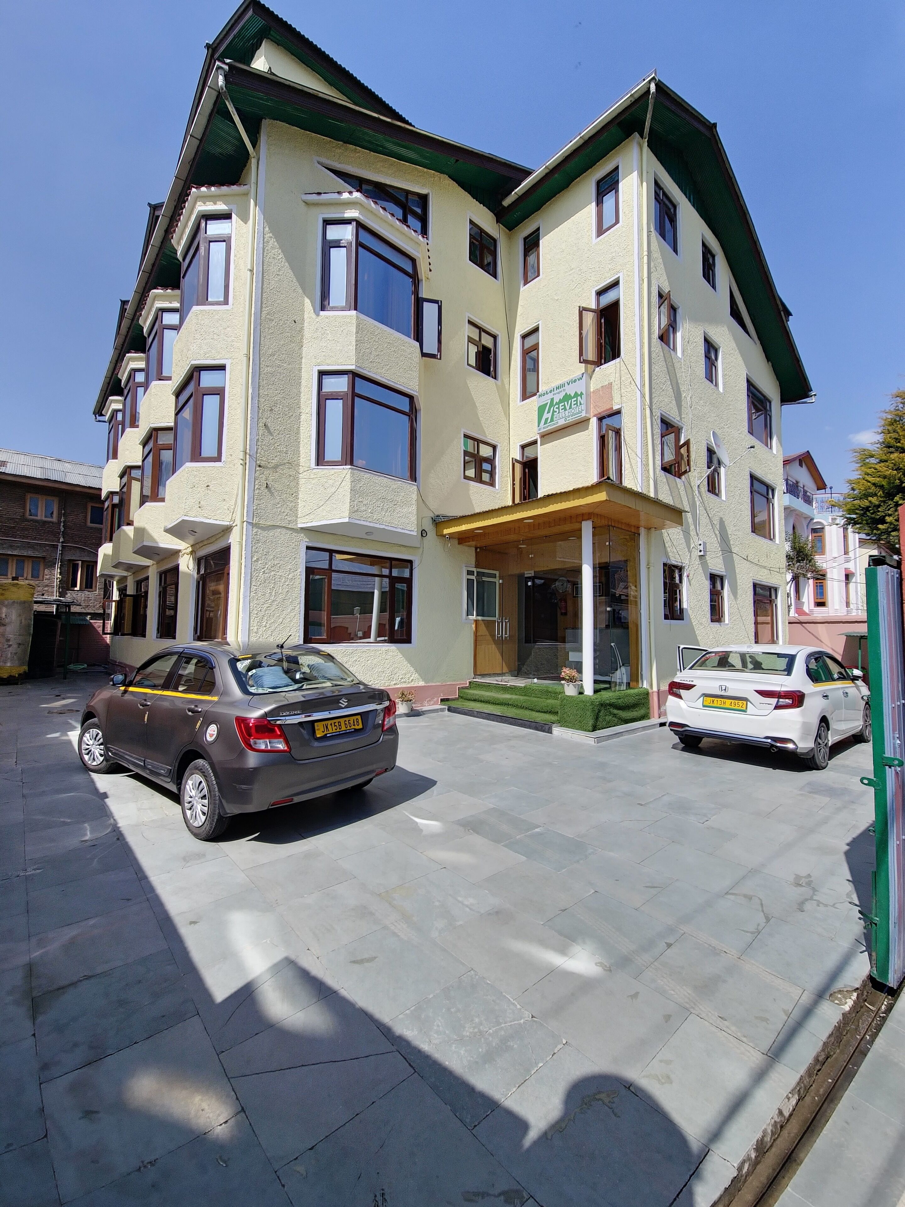 Seven Hills Hotel